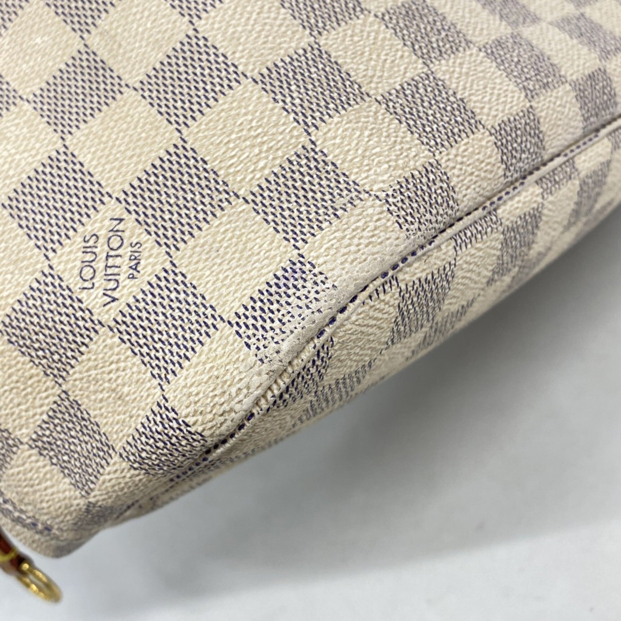Louis Vuitton White Tote Bag (Pre-Owned)