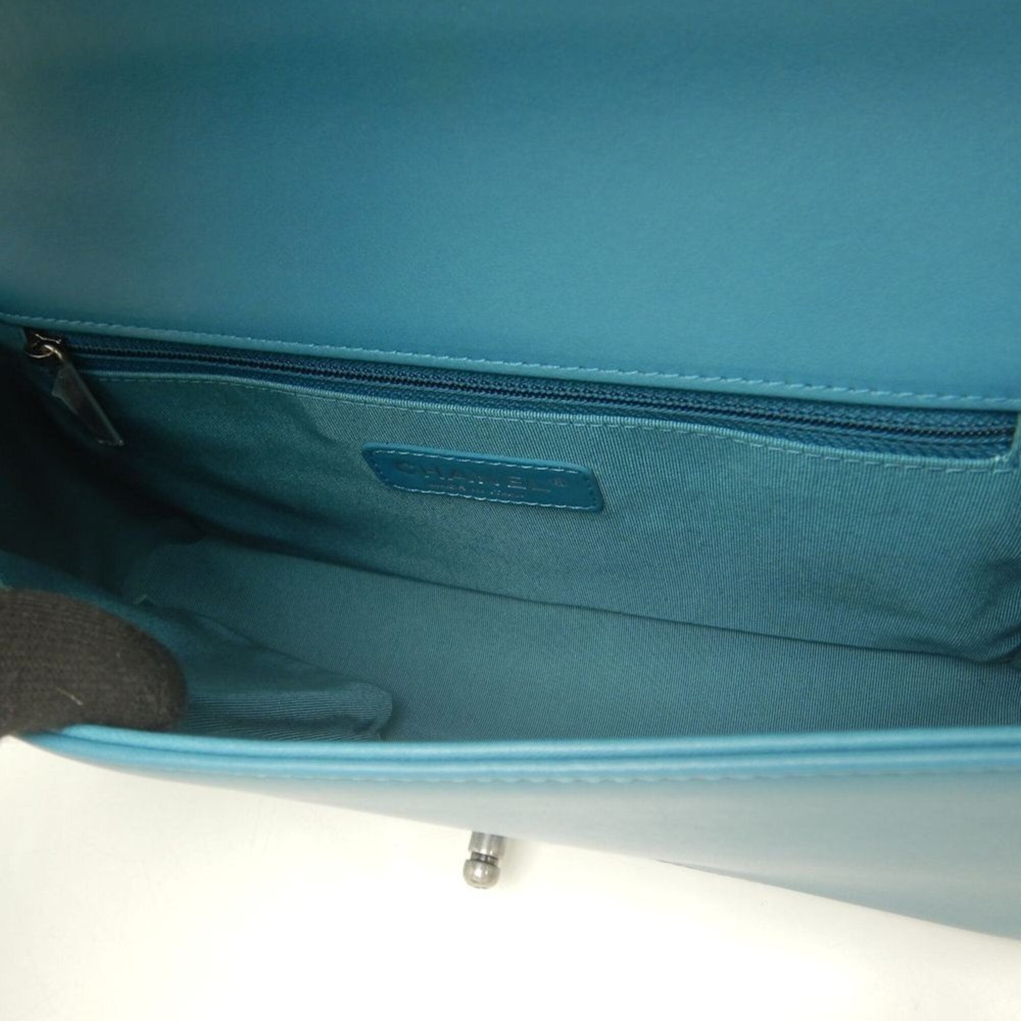 Chanel Matelasse Blue Leather Shoulder Bag (Pre-Owned)