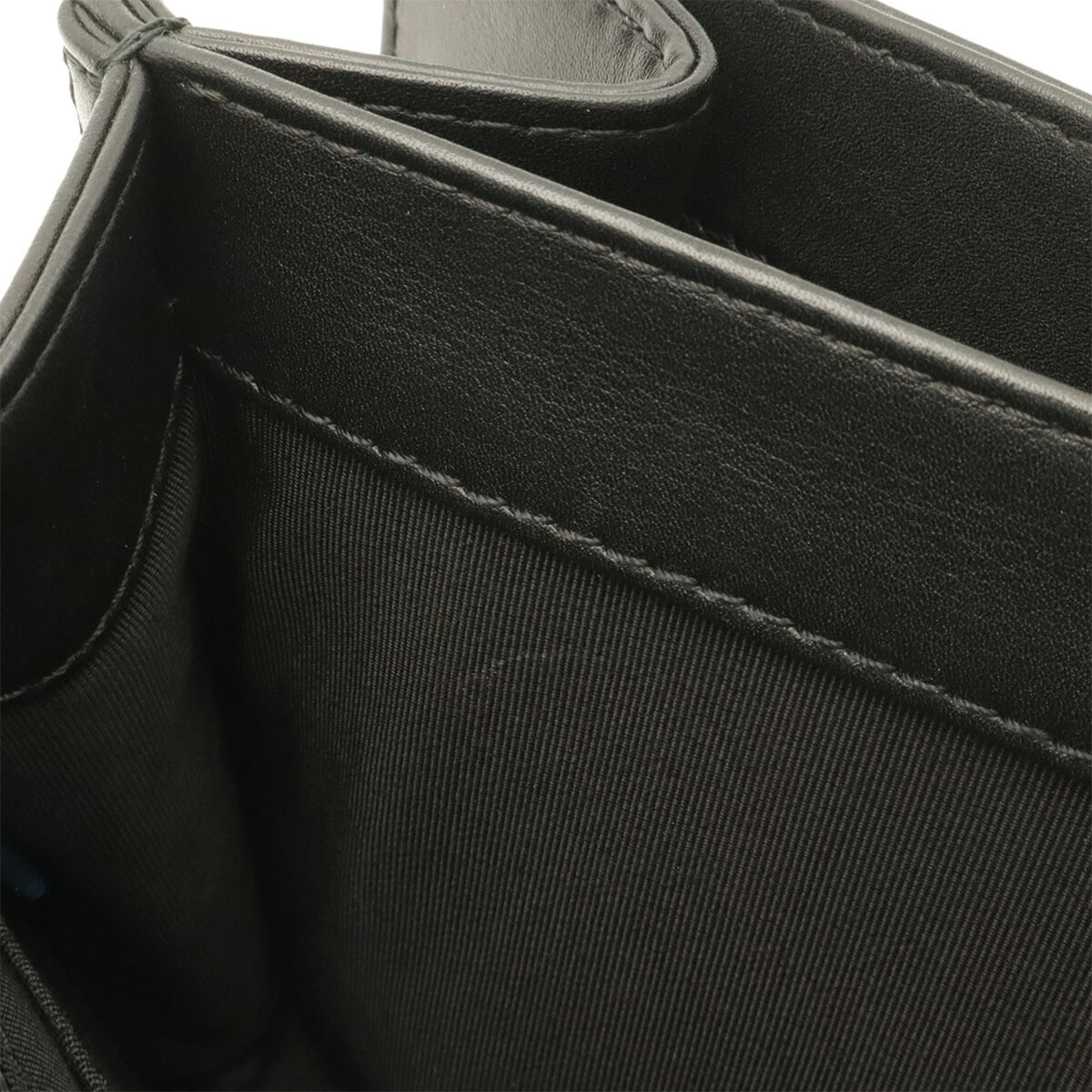 Chanel Black Leather Pochette Shoulder Bag (Pre-Owned)