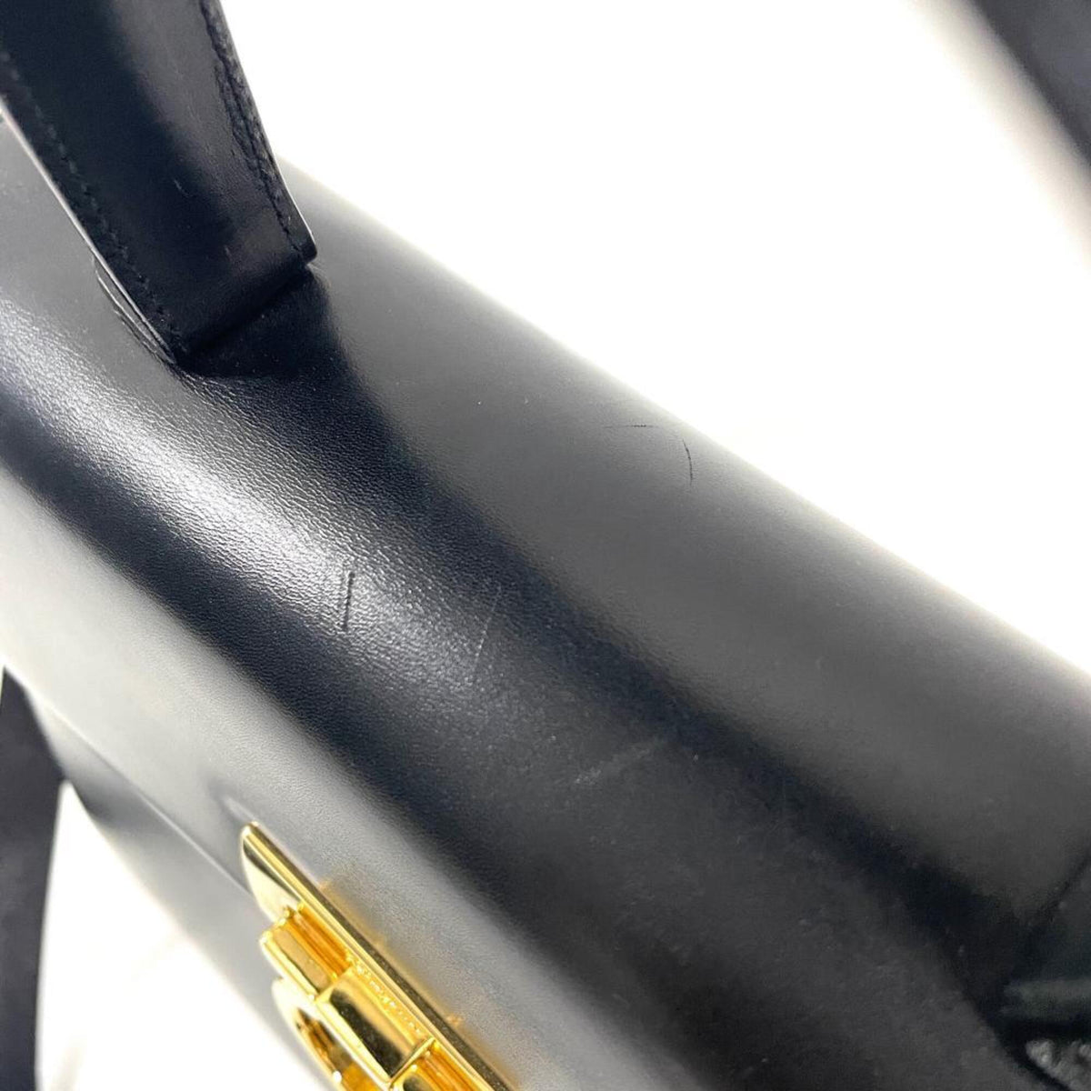 Salvatore Ferragamo Black Leather Handbag (Pre-Owned)