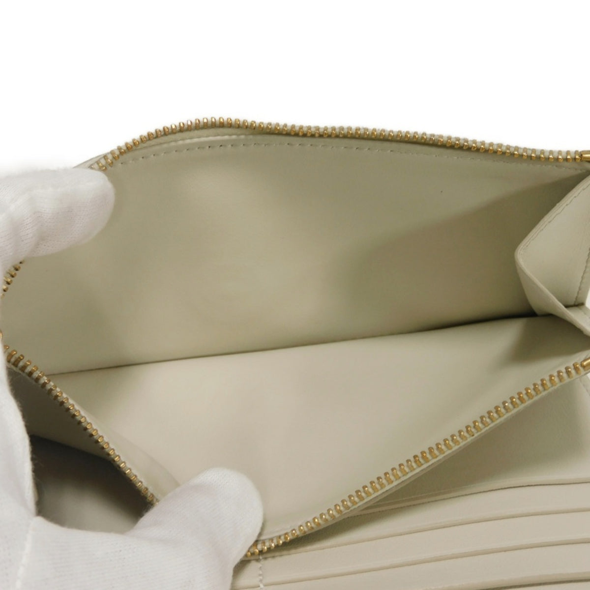 Bottega Veneta Ivory White Leather Wallet (Tri-Fold) (Pre-Owned)