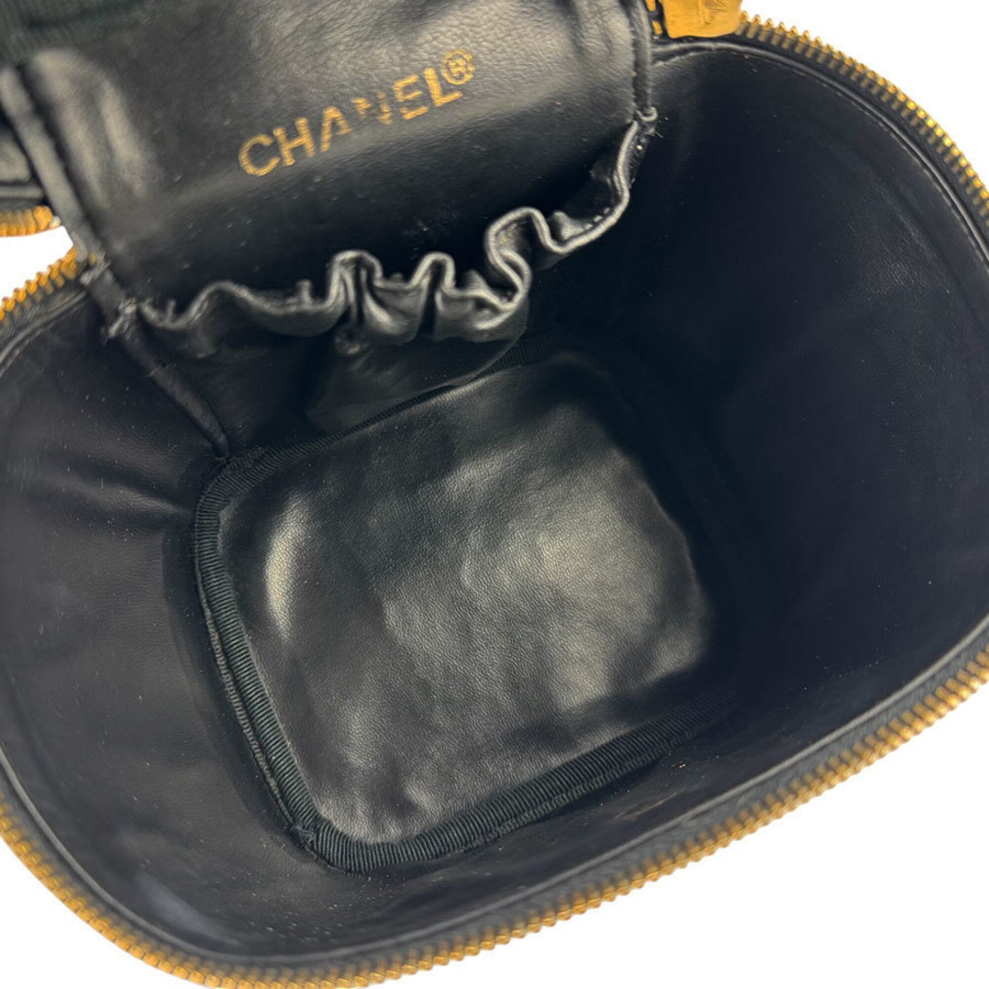 Chanel Black Grained Calfskin Handbag Vanity Bag (Pre-Owned)