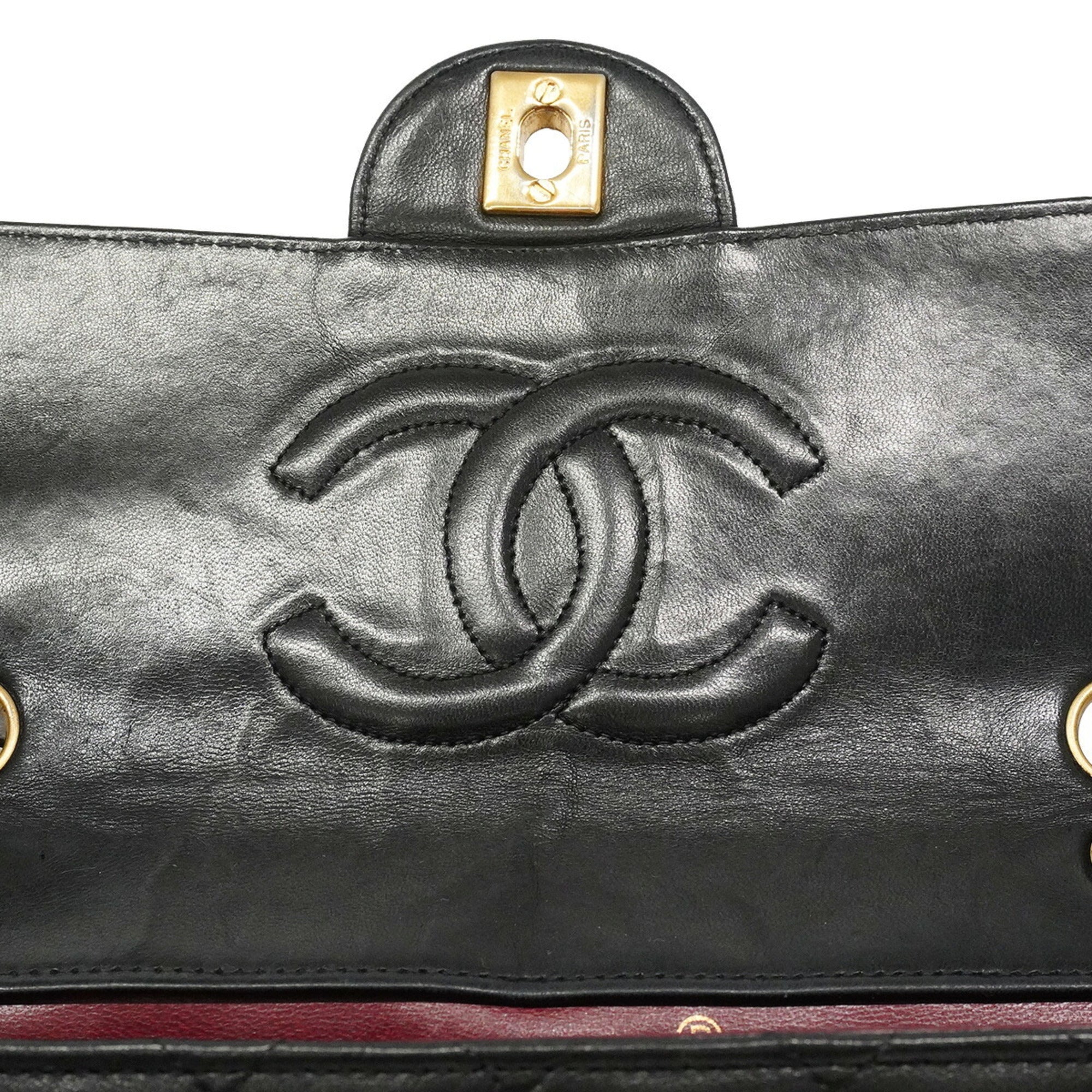 Chanel Black Leather Shoulder Bag (Pre-Owned)