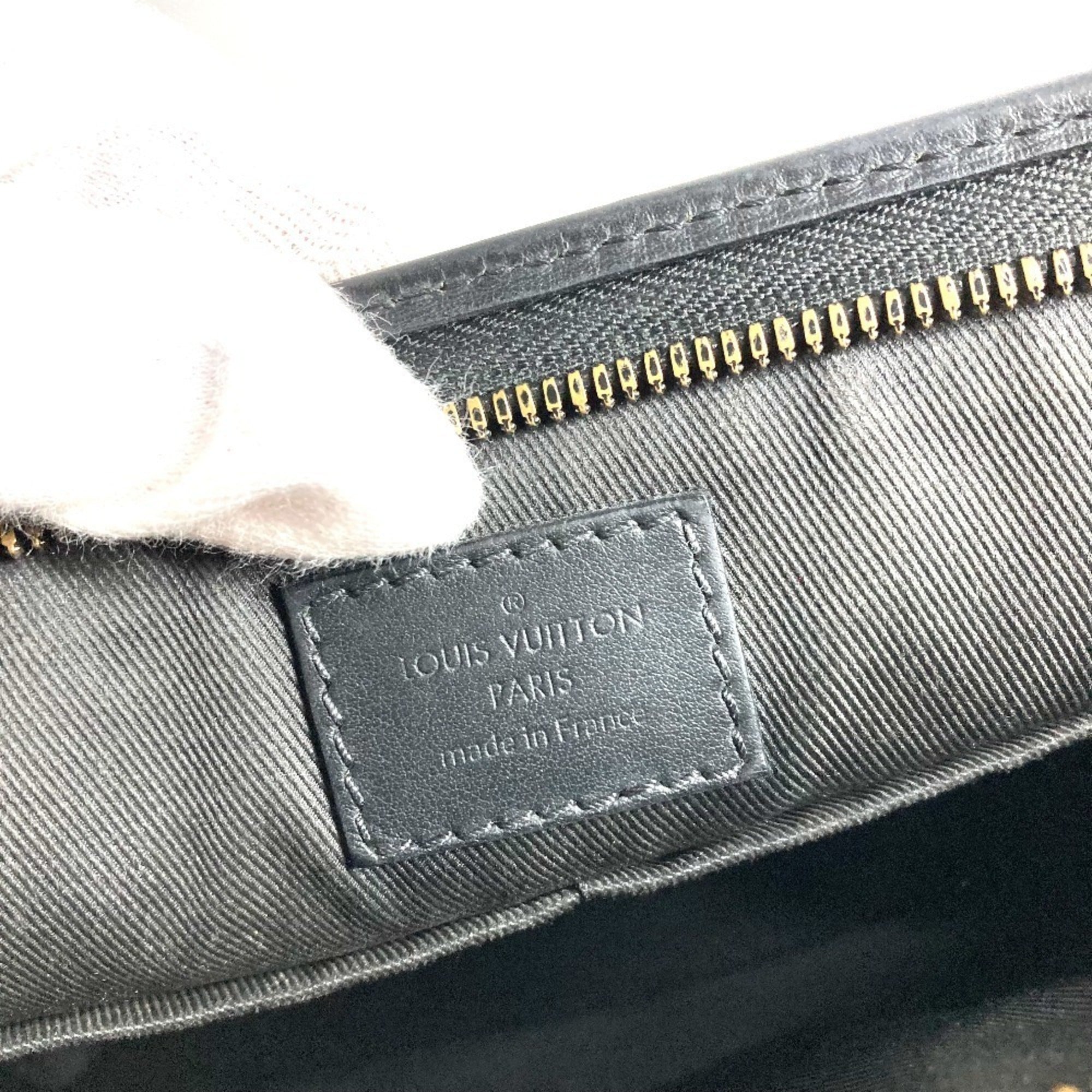 Louis Vuitton Black Leather Clutch Bag Pochette Shoulder Bag (Pre-Owned)