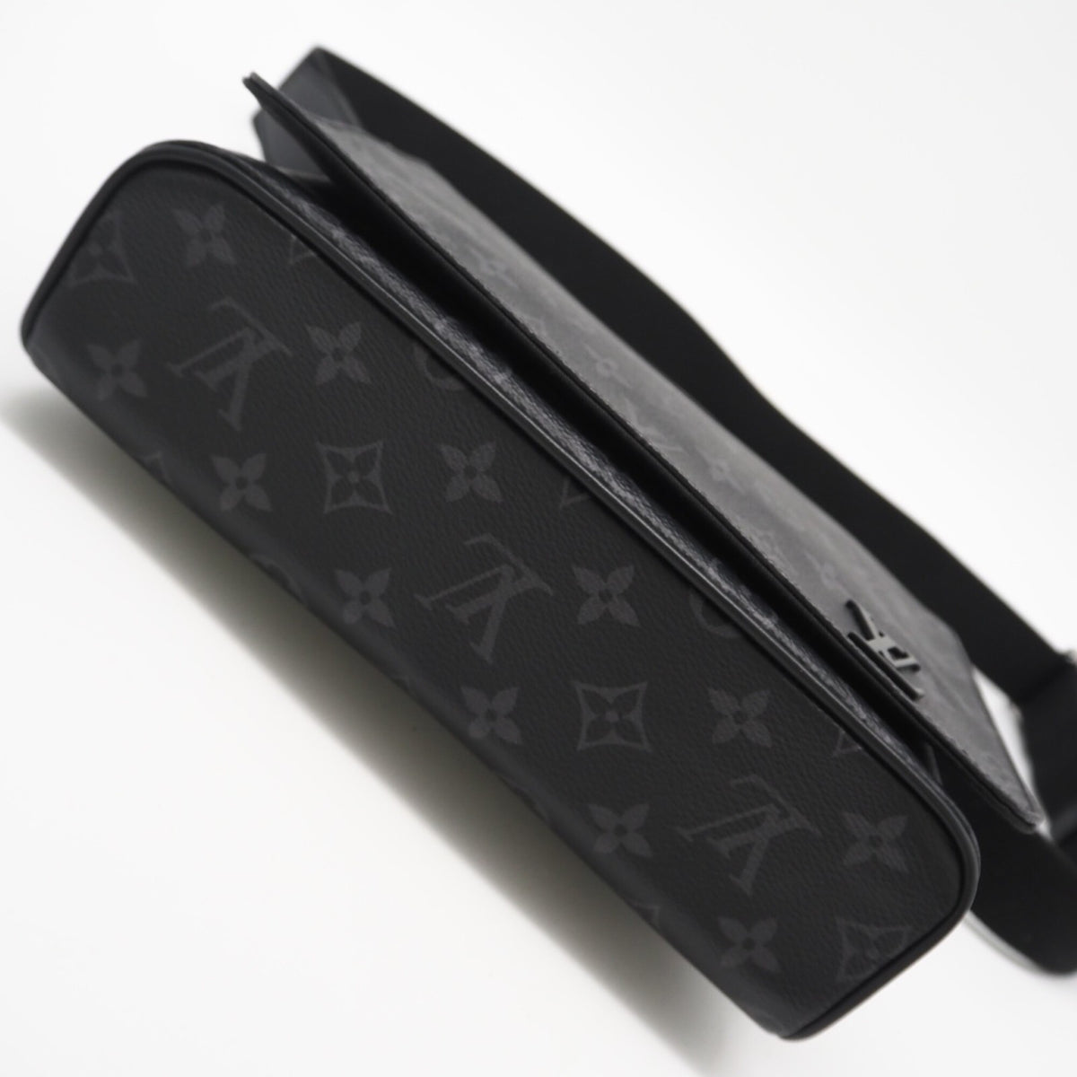 Louis Vuitton Monogram Eclipse Black Gray Coated Canvas Shoulder Bag (Pre-Owned)