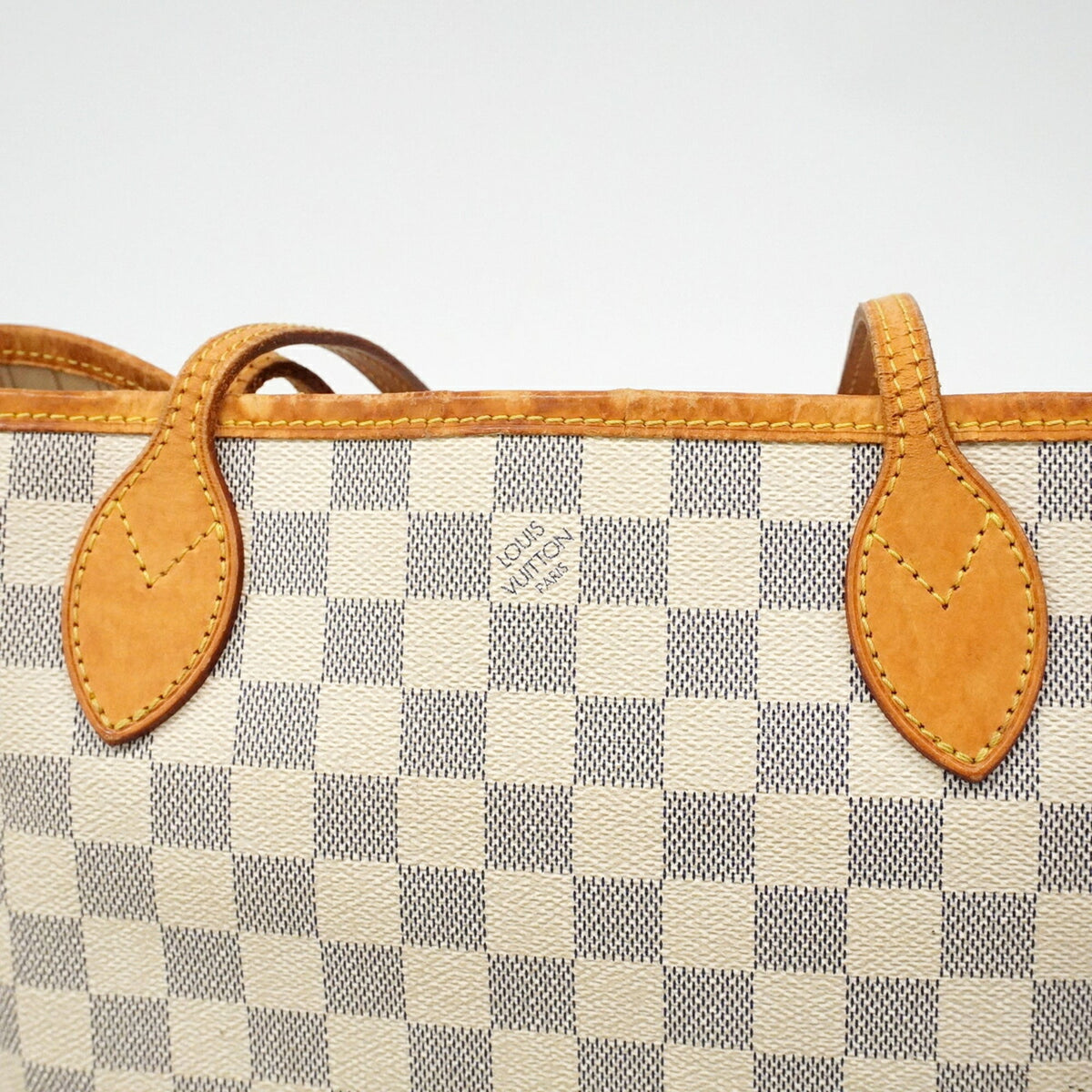 Louis Vuitton White Tote Bag (Pre-Owned)
