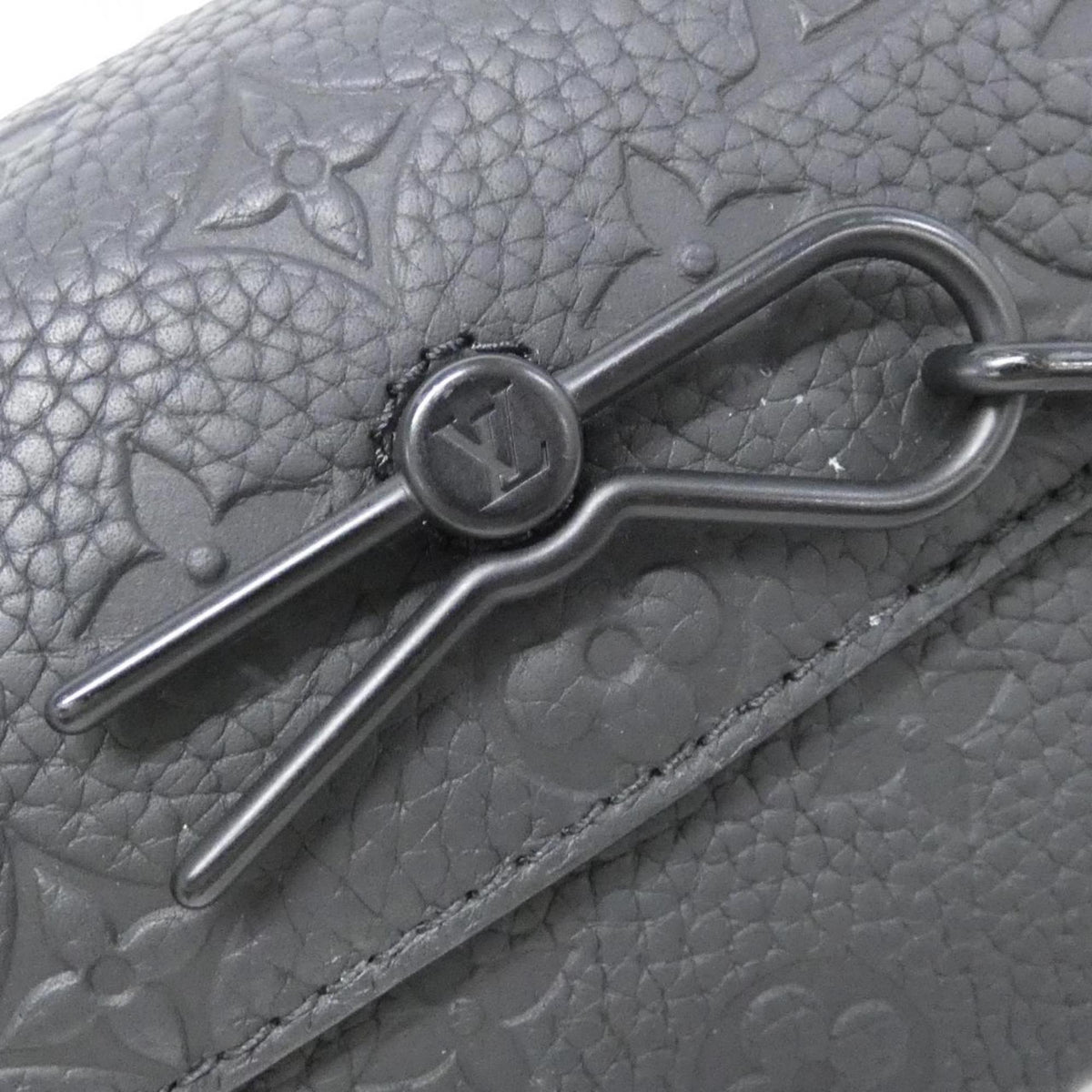 Louis Vuitton Taurillon Black Leather Shoulder Bag (Pre-Owned)