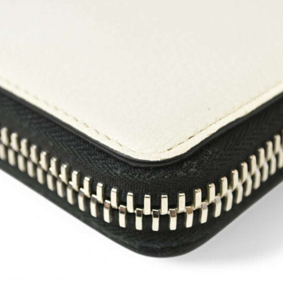 Christian Louboutin White Leather Long Wallet (Bi-Fold) (Pre-Owned)