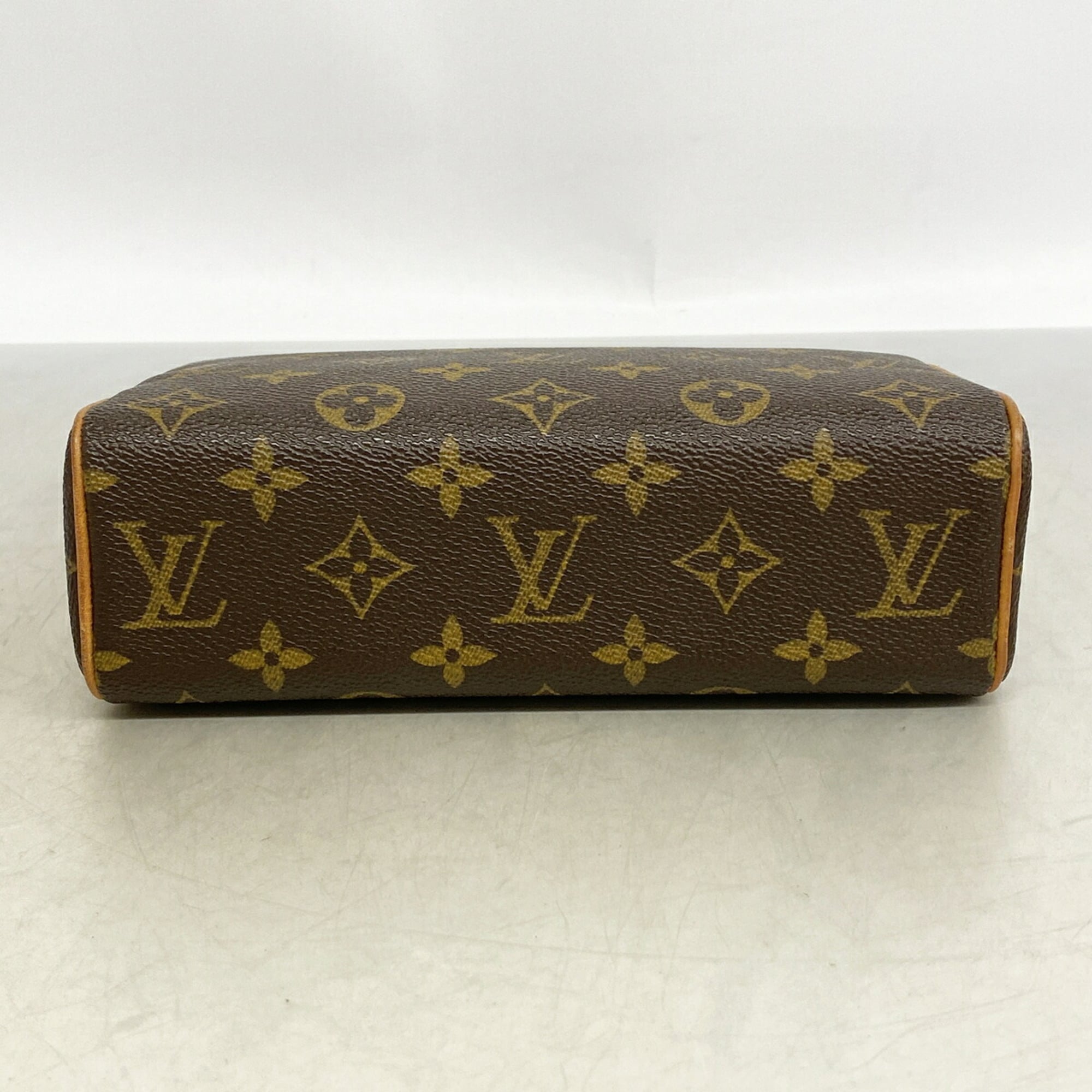 Louis Vuitton Brown Handbag (Pre-Owned)