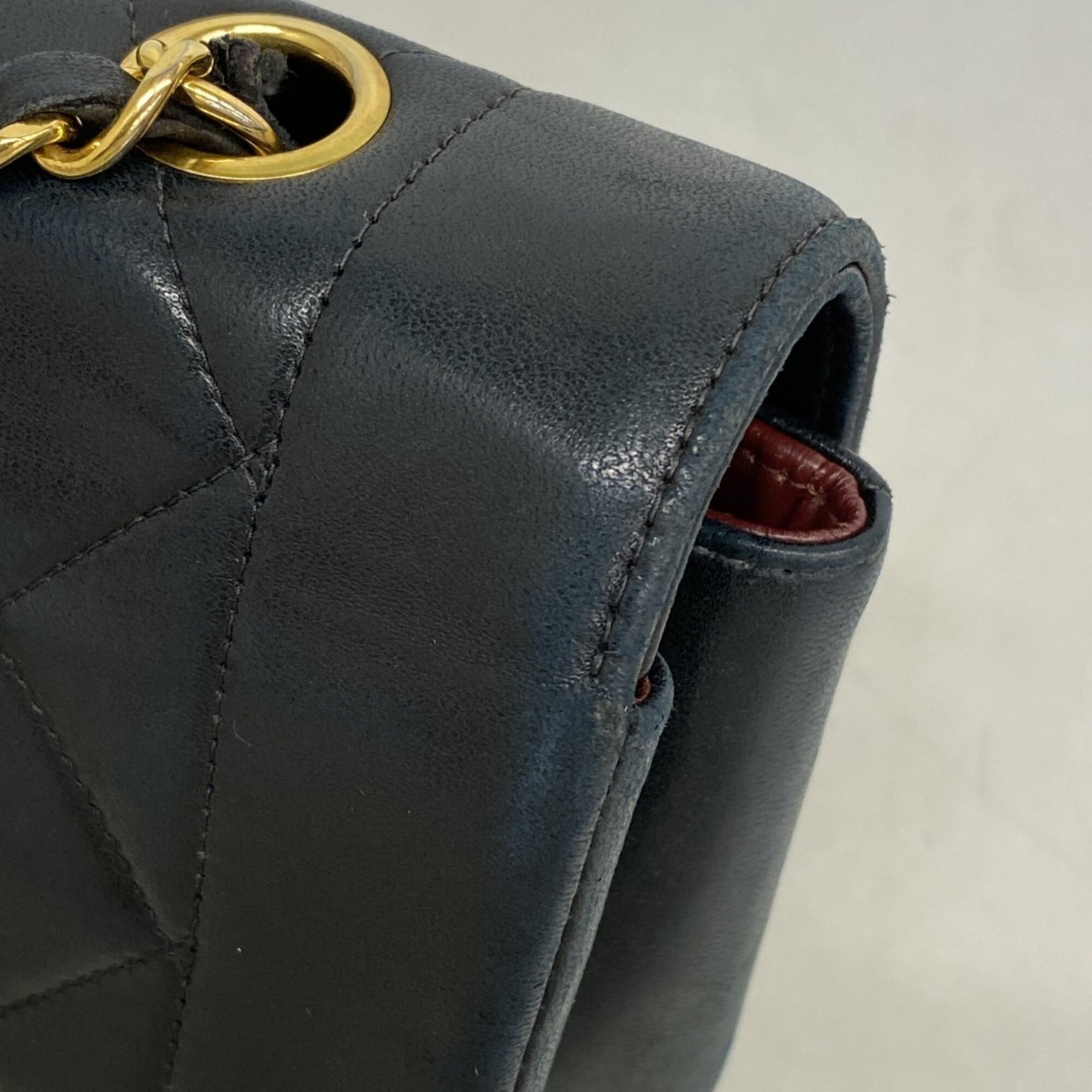 Chanel Black Leather Shoulder Bag (Pre-Owned)