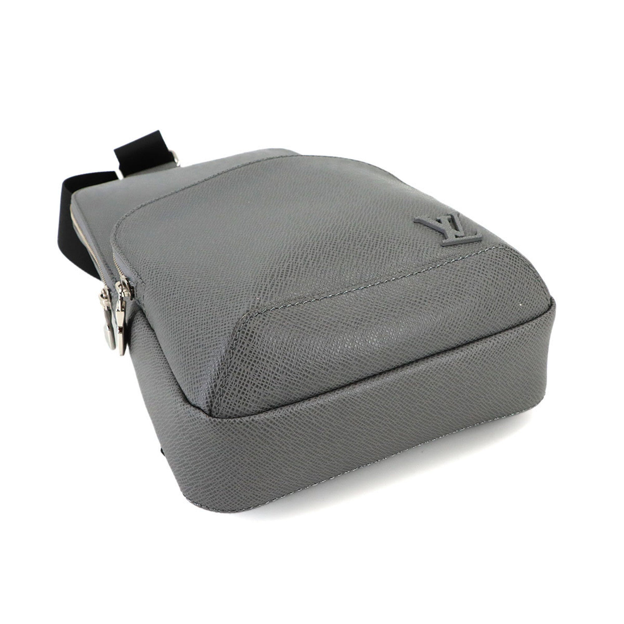 Louis Vuitton Gris Taiga Leather Leather Handbag Sling Bag (Pre-Owned)