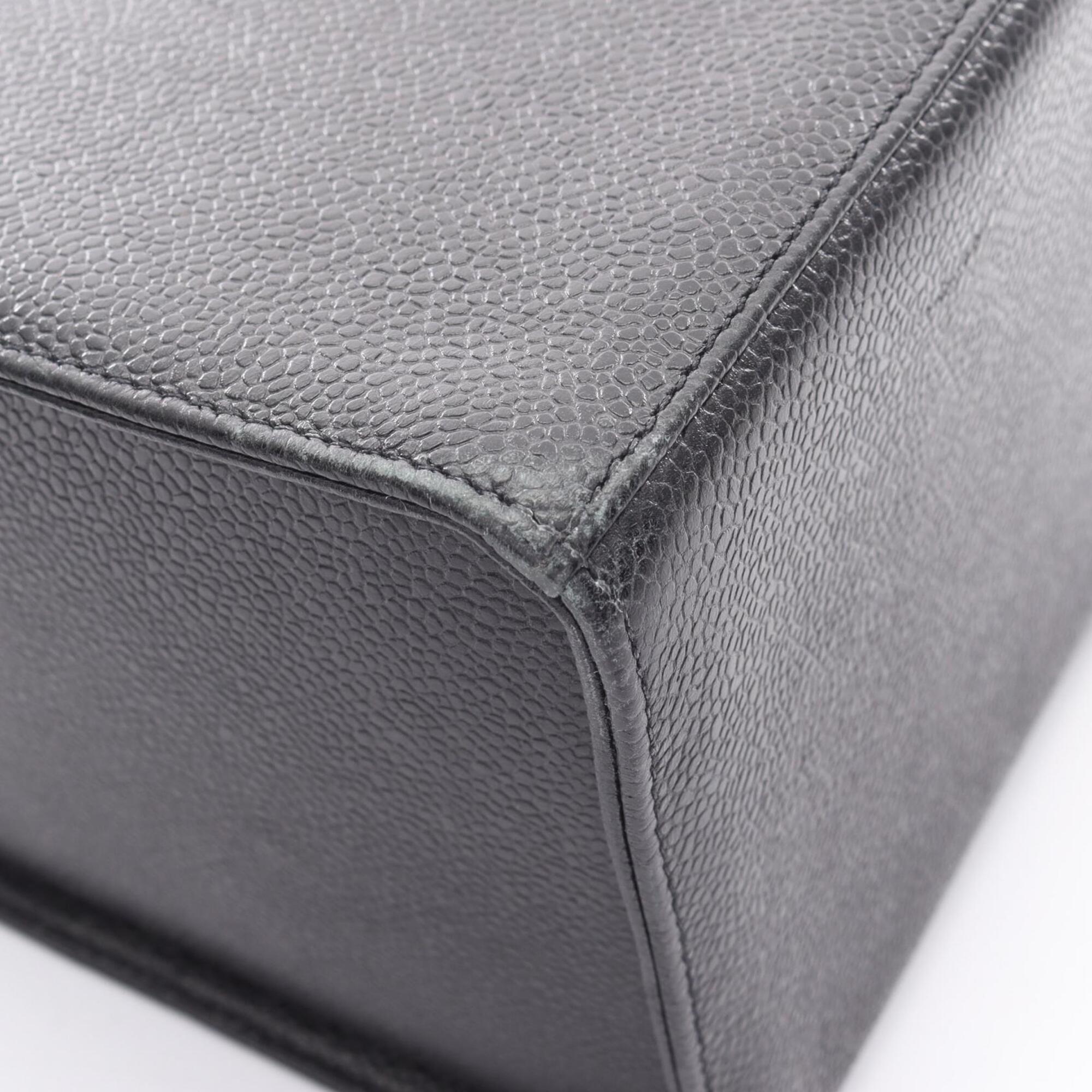 Chanel Black Grained Calfskin Handbag (Pre-Owned)