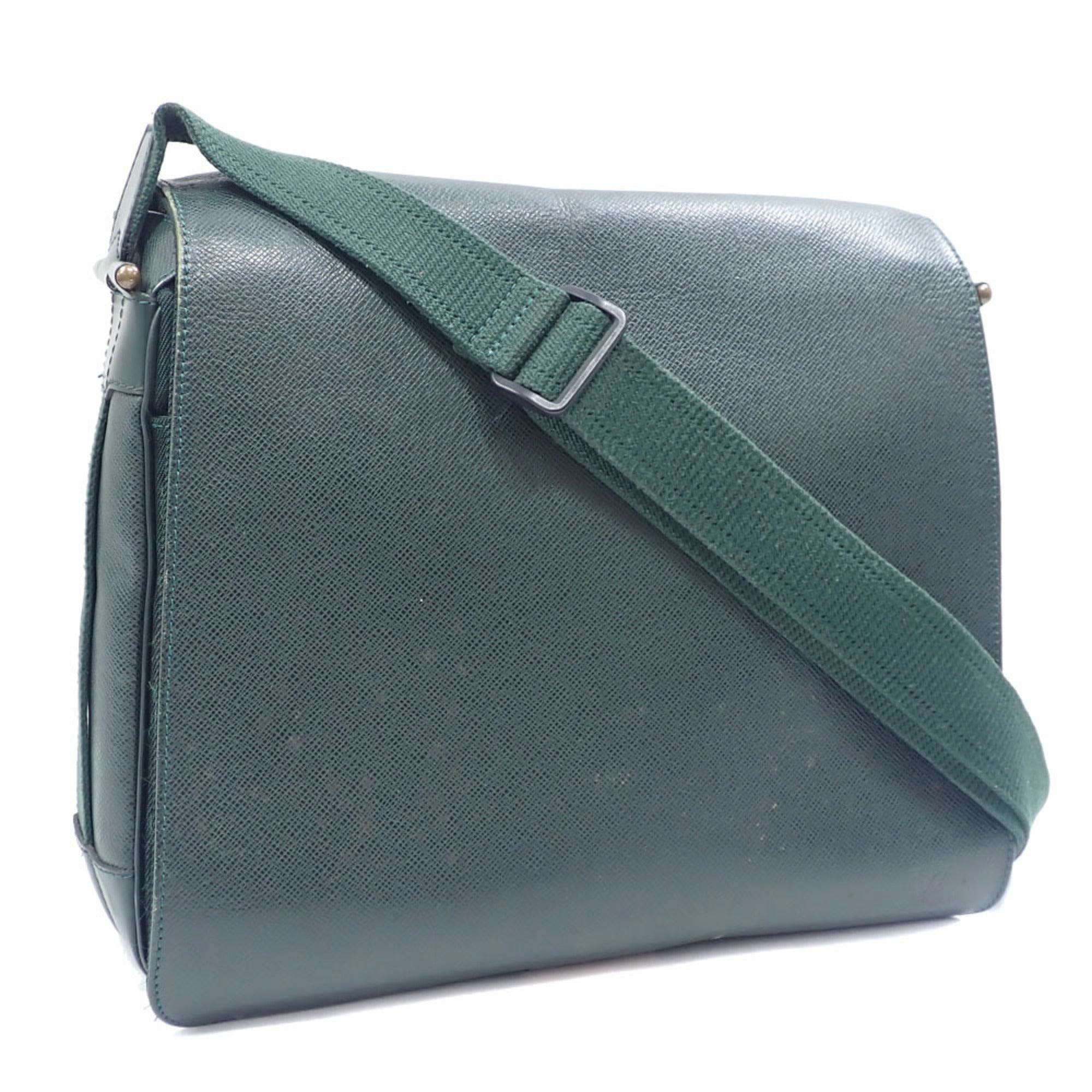 Louis Vuitton Episea Taiga Leather Shoulder Bag (Pre-Owned)