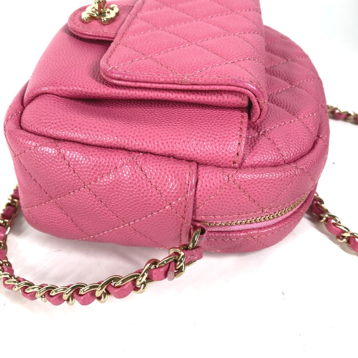 Chanel Pink Leather Shoulder Bag (Pre-Owned)