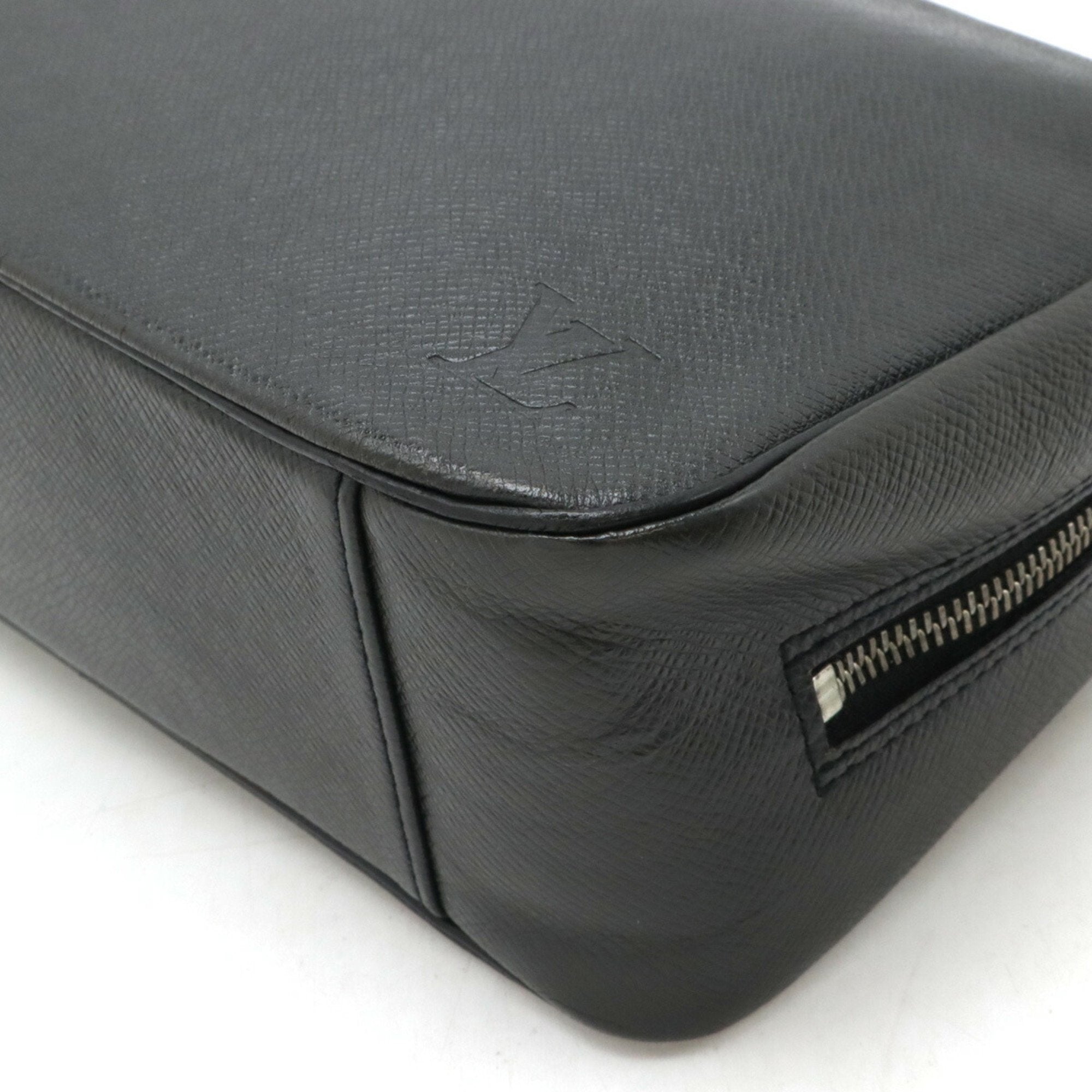 Louis Vuitton Ardoise Taiga Leather Clutch Bag Pouch (Pre-Owned)
