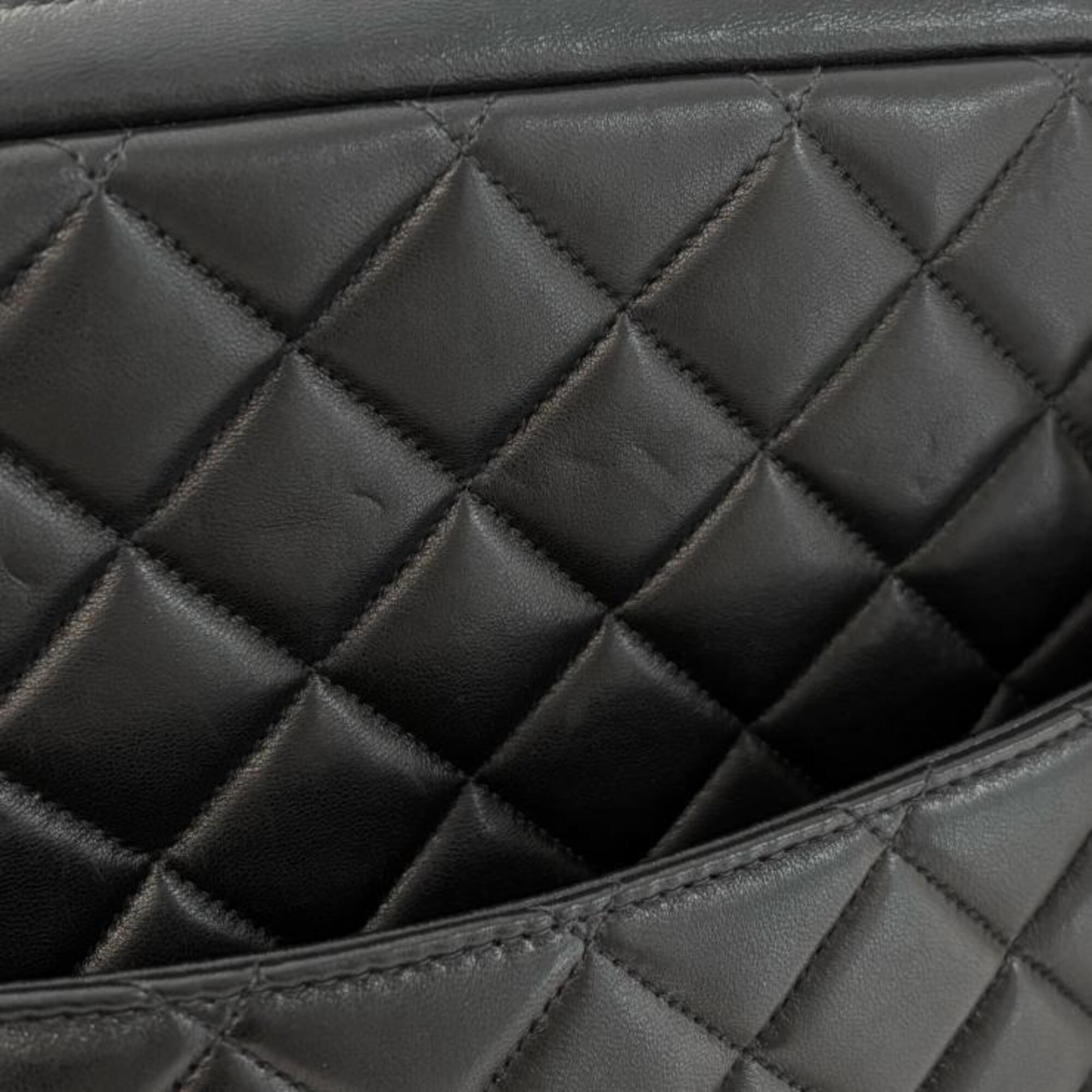 Chanel Black Leather Shoulder Bag (Pre-Owned)