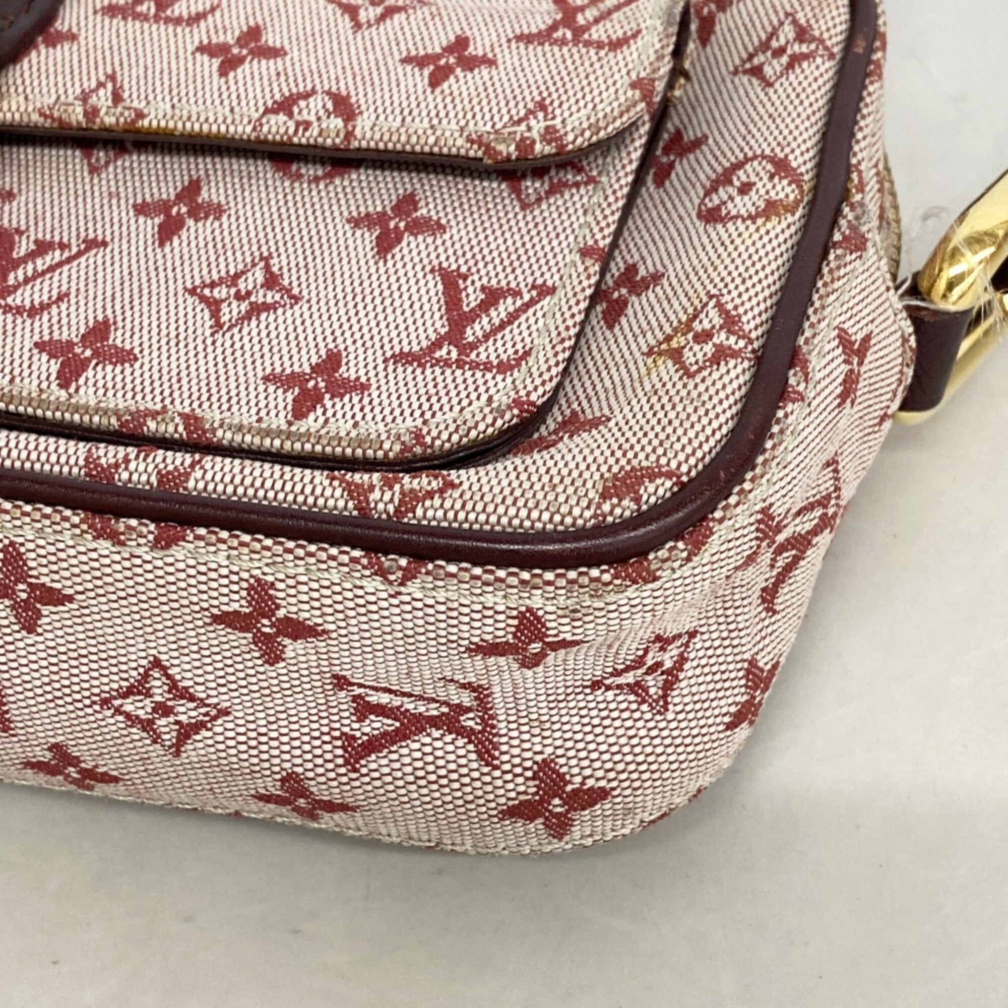 Louis Vuitton Cerise Shoulder Bag (Pre-Owned)