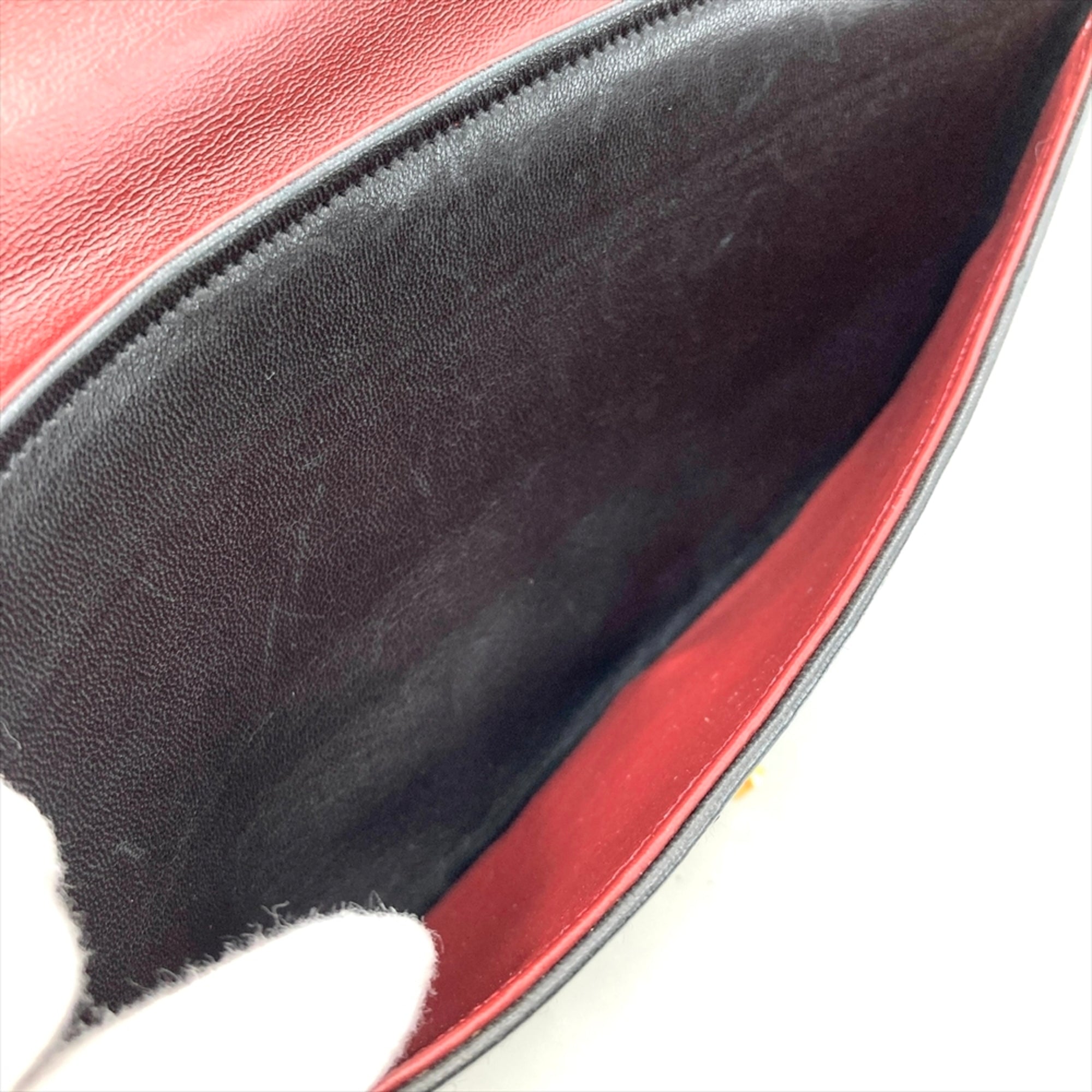 Chanel Black Leather Shoulder Bag (Pre-Owned)