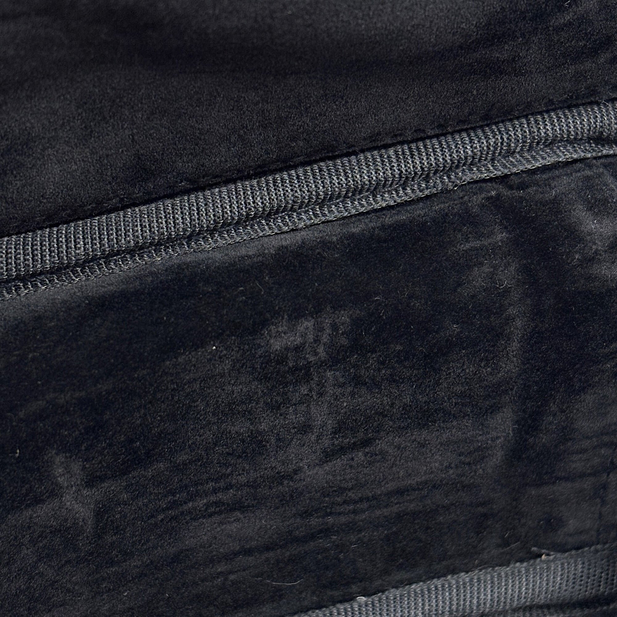 Chanel Black Grained Calfskin Pouch Vanity Bag (Pre-Owned)