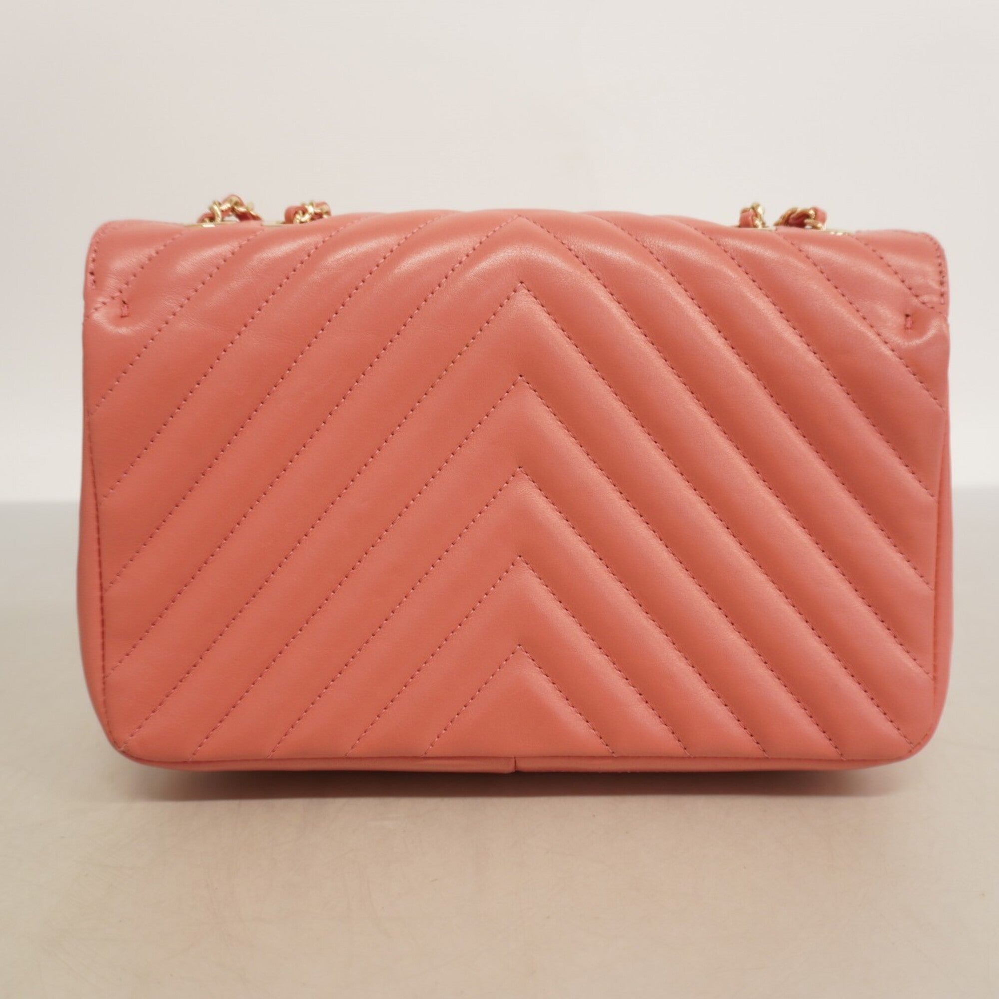Chanel Pink Leather Shoulder Bag (Pre-Owned)