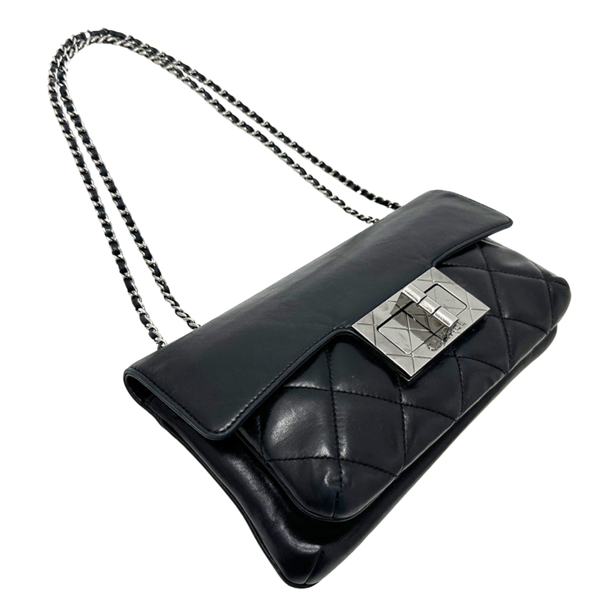 Chanel Black Leather Handbag Shoulder Bag (Pre-Owned)