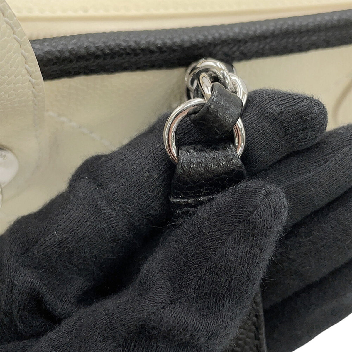 Chanel Black White Grained Calfskin Handbag (Pre-Owned)
