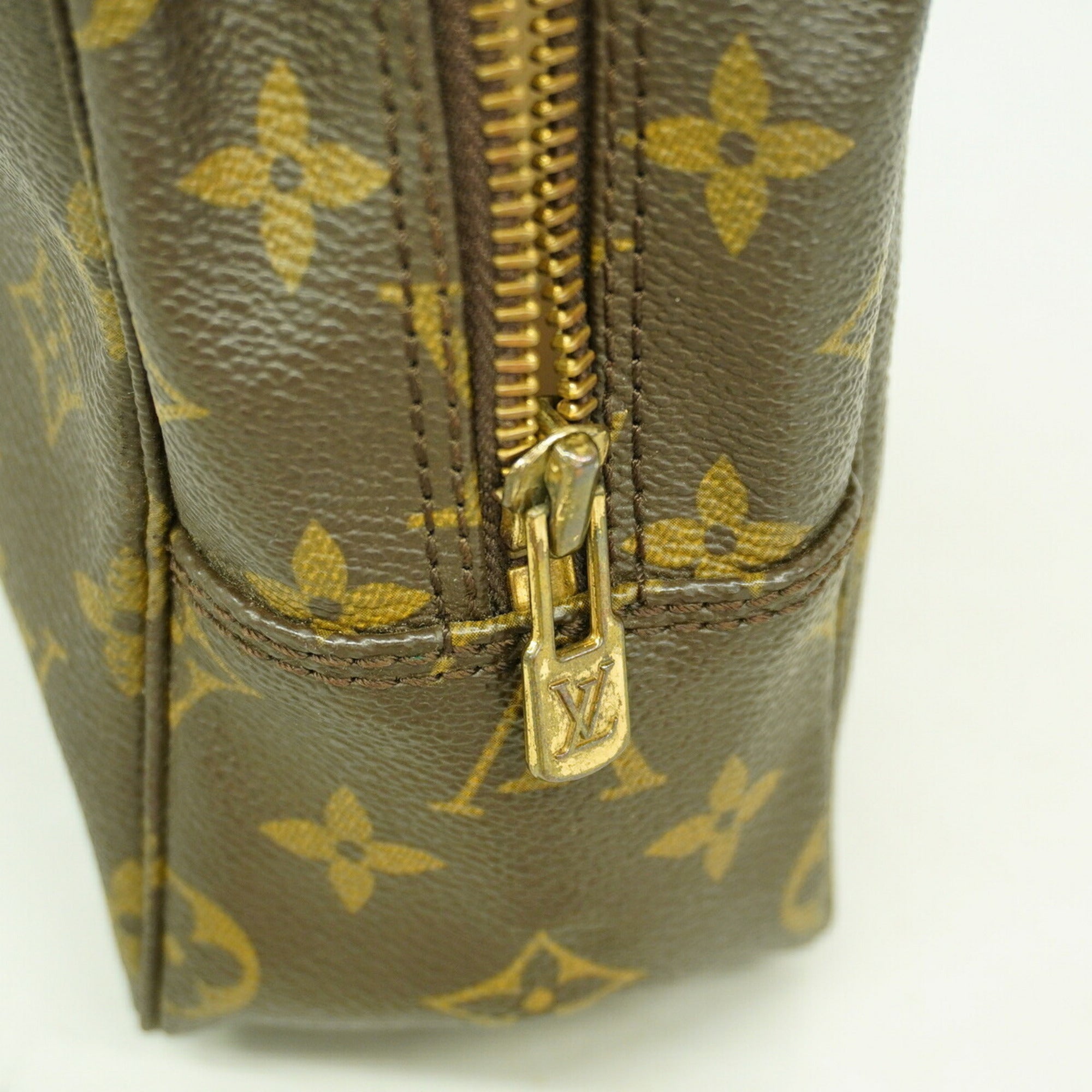 Louis Vuitton Brown Pouch (Pre-Owned)