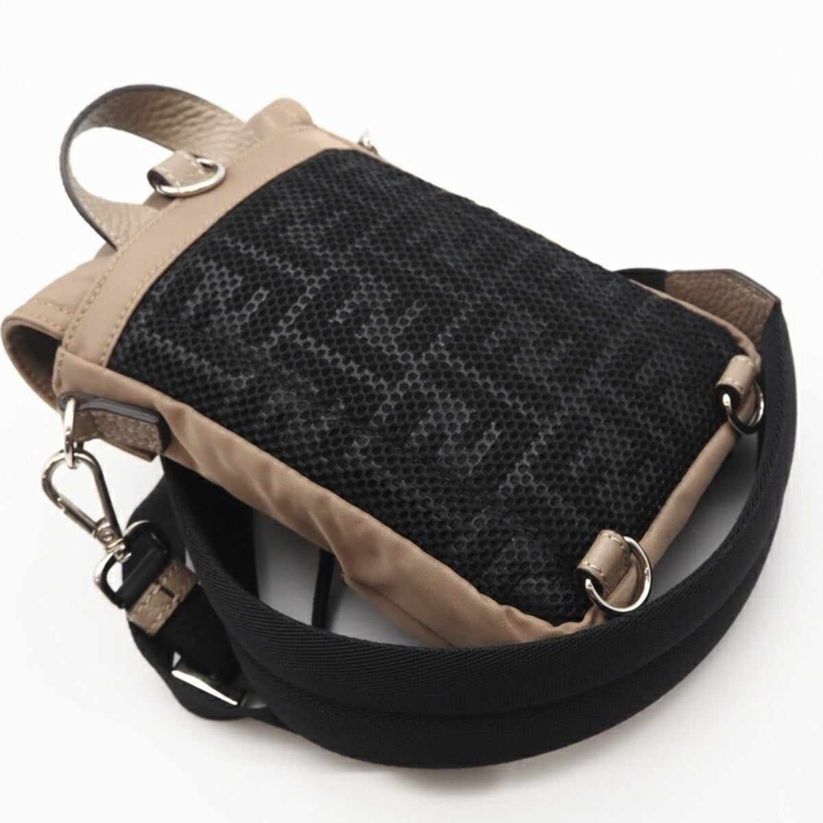 Fendi Beige Nylon Shoulder Bag (Pre-Owned)