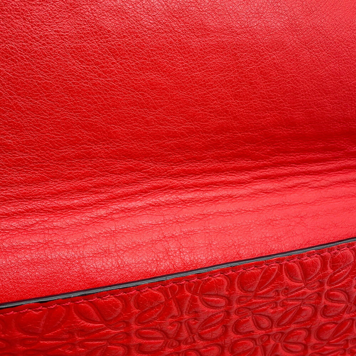 Loewe Red Color Leather Shoulder Bag (Pre-Owned)