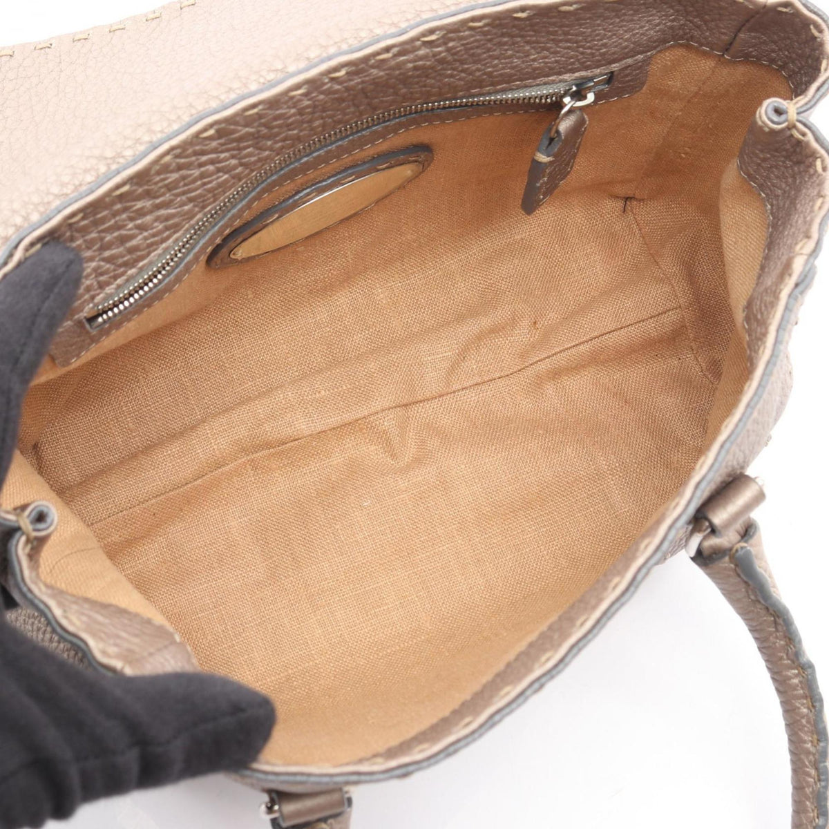 Fendi Beige Leather Handbag (Pre-Owned)