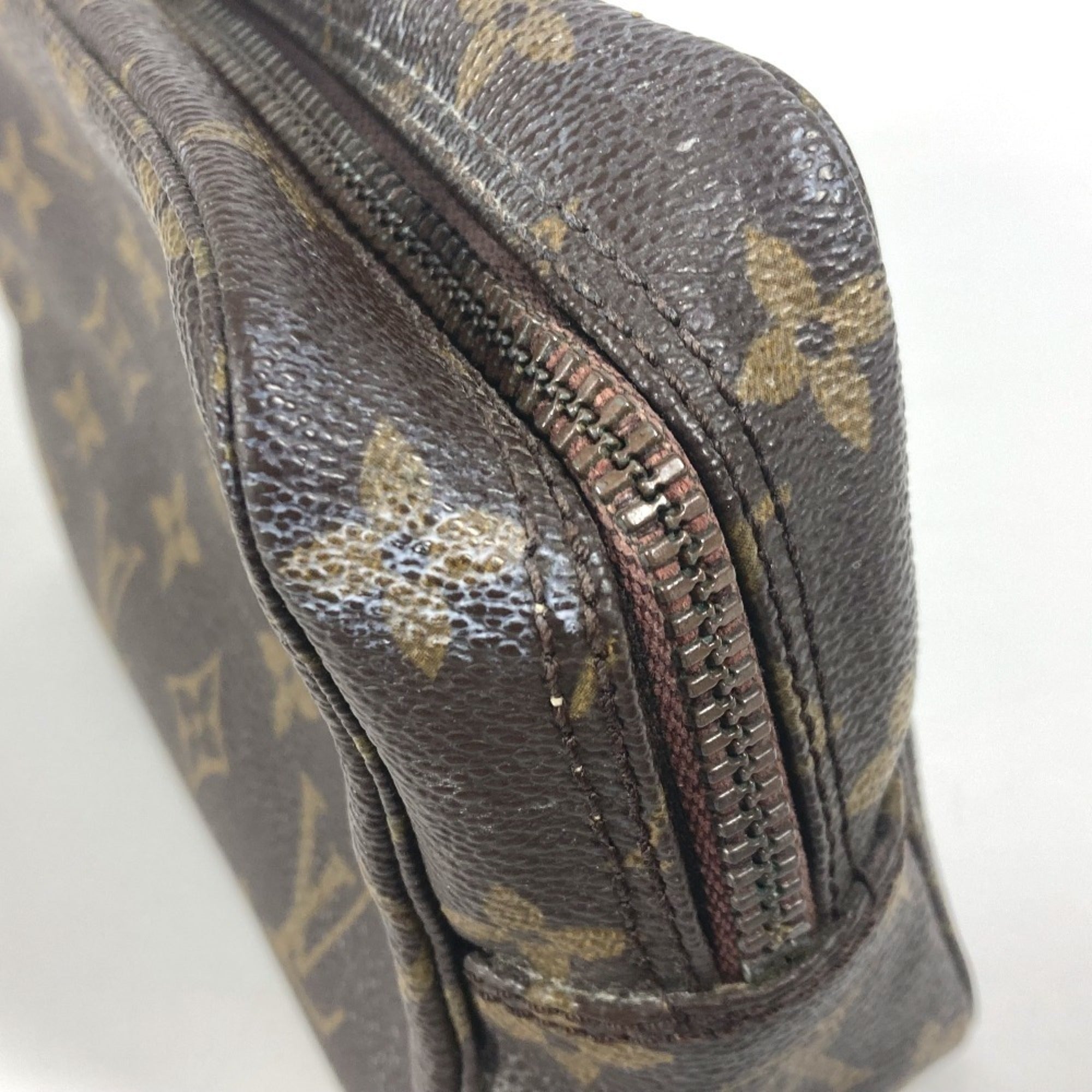 Louis Vuitton Brown Monogram Pouch (Pre-Owned)