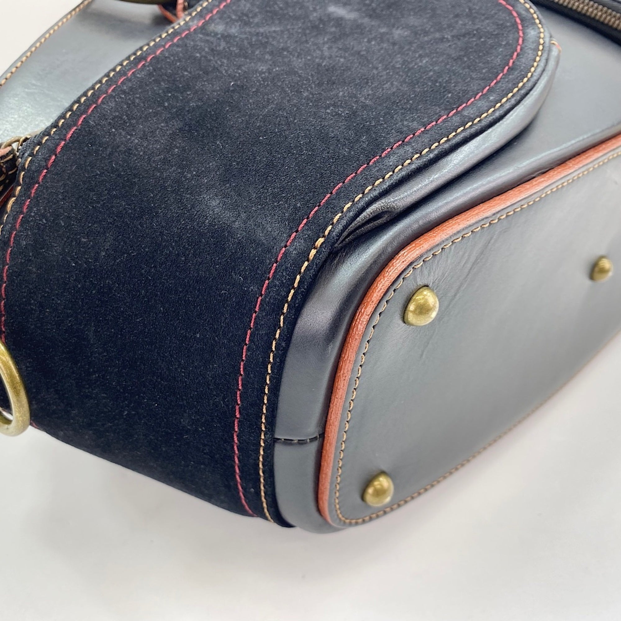 Loewe Black Shoulder Bag (Pre-Owned)