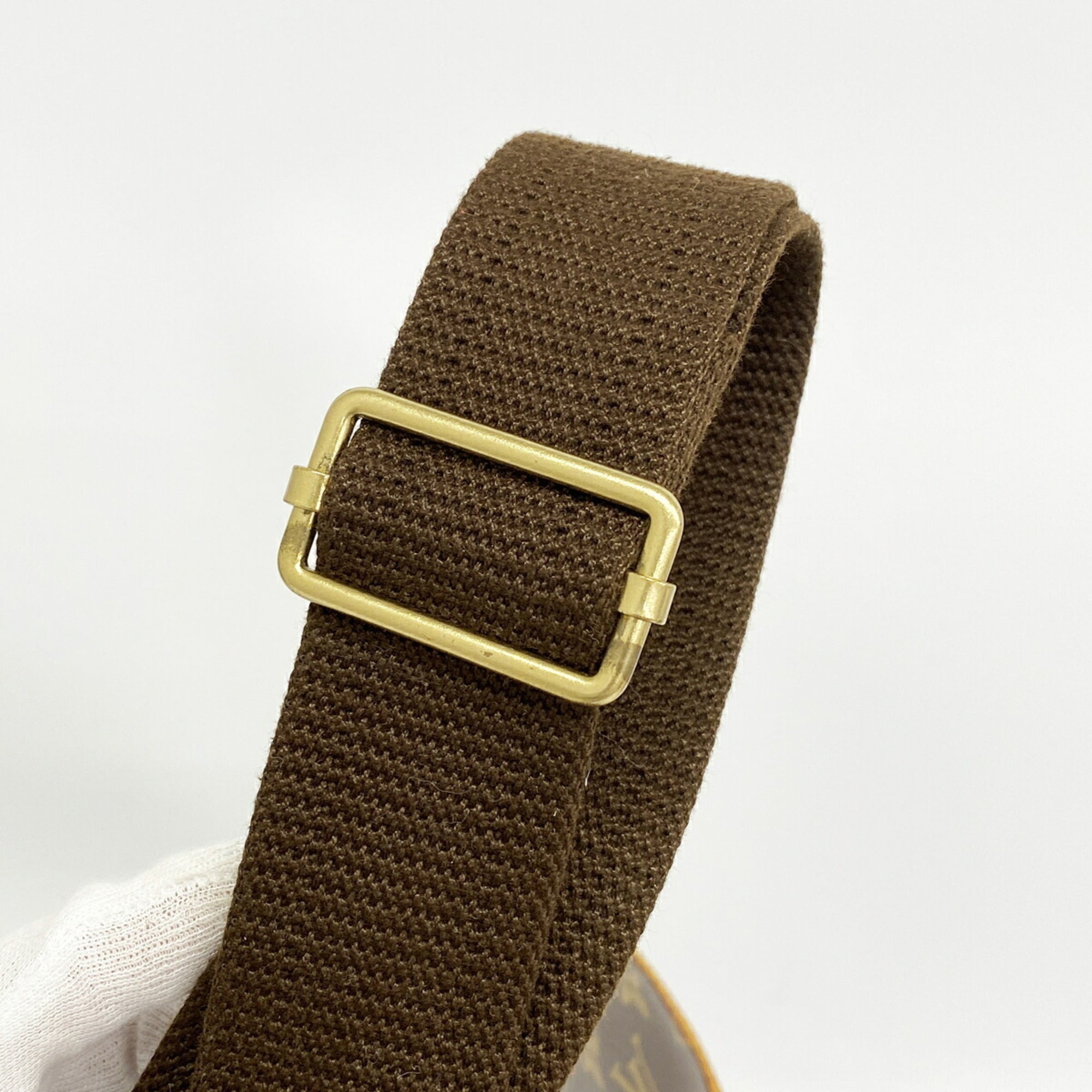 Louis Vuitton Brown Shoulder Bag (Pre-Owned)