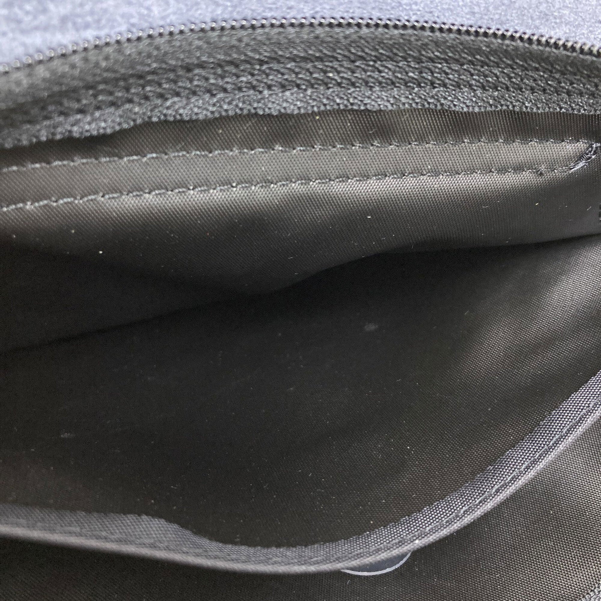 Longchamp Le Pliage Black Nylon Handbag (Pre-Owned)