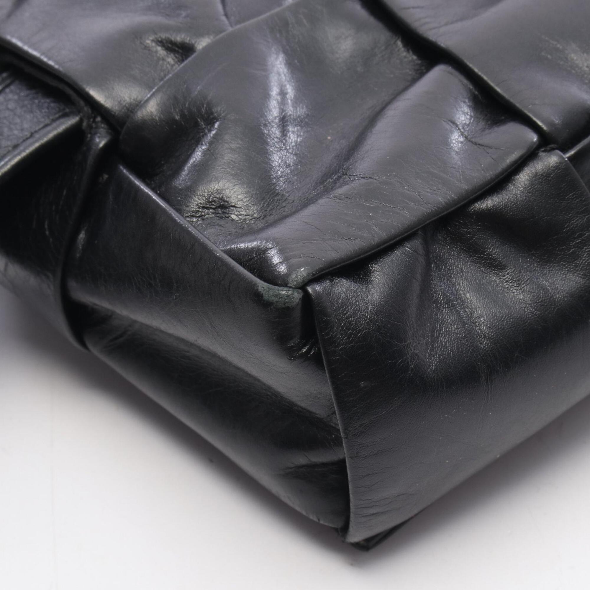 Bottega Veneta Black Leather Fanny Pack Handbag Sling Bag (Pre-Owned)