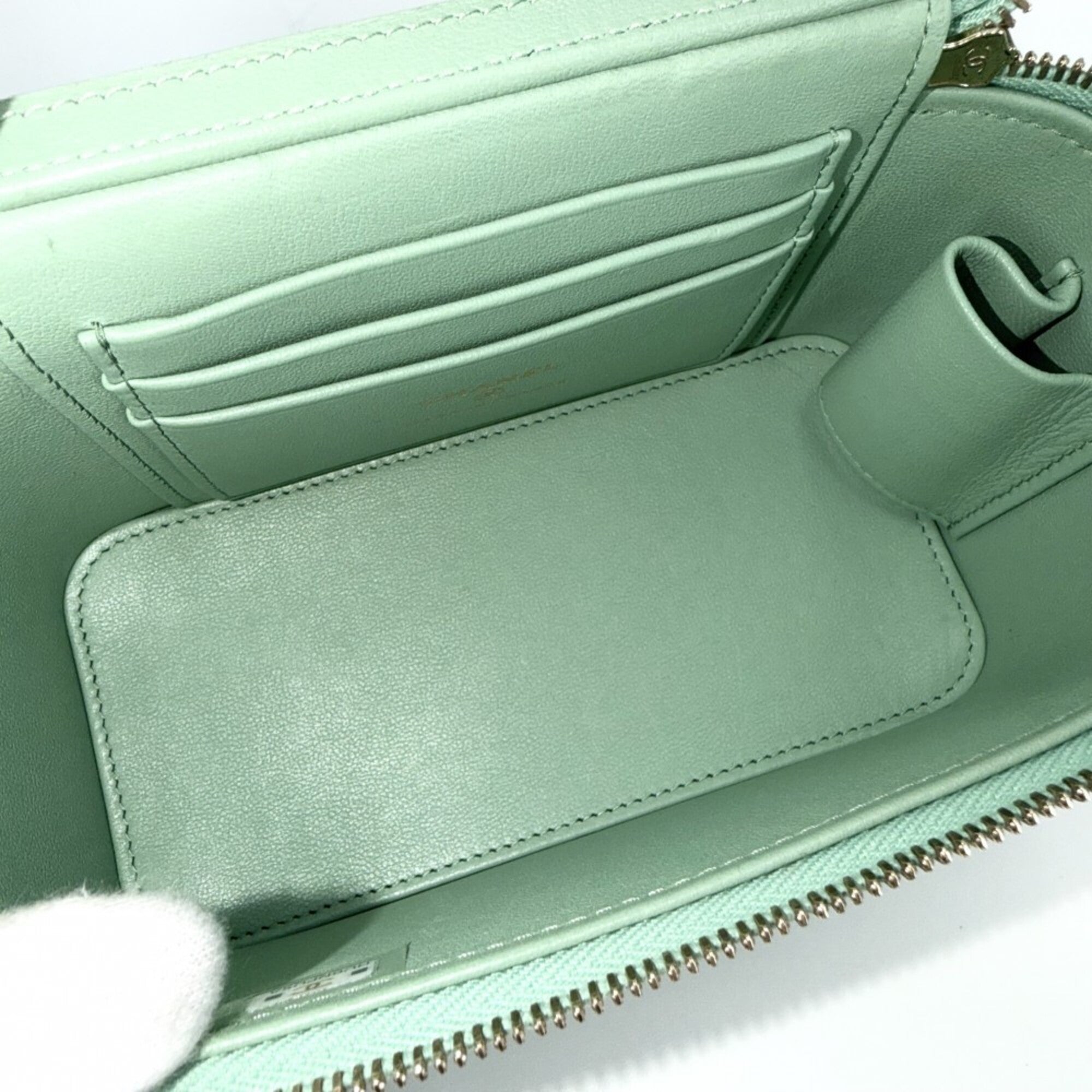 Chanel Green Leather Handbag Pochette Shoulder Bag Vanity Bag (Pre-Owned)