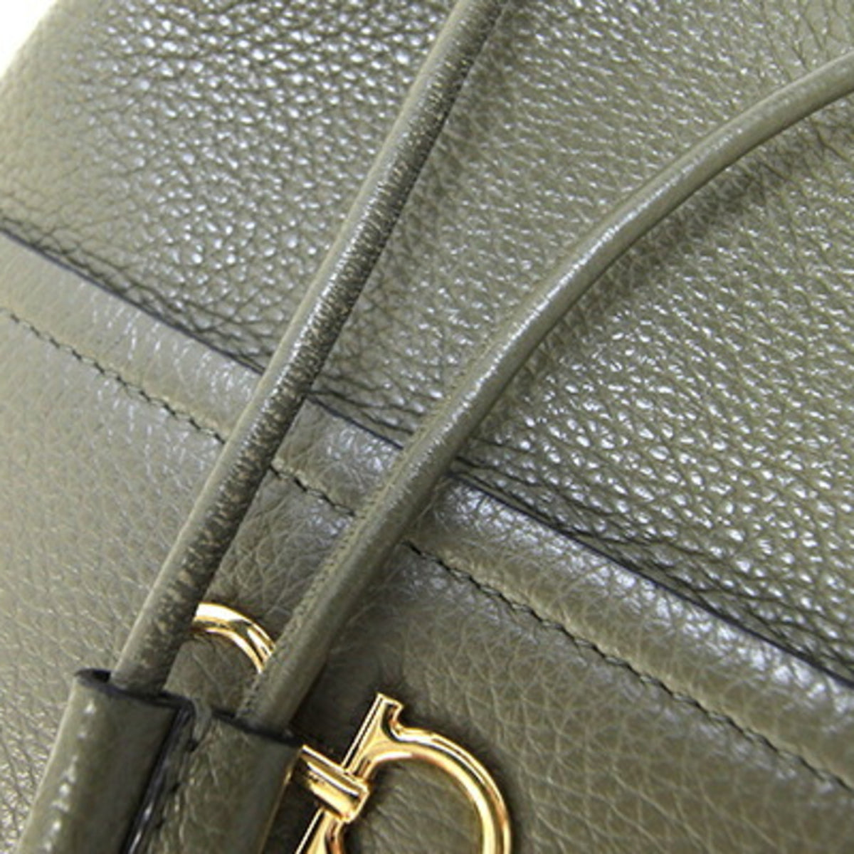 Salvatore Ferragamo Olive Leather Pochette Shoulder Bag (Pre-Owned)