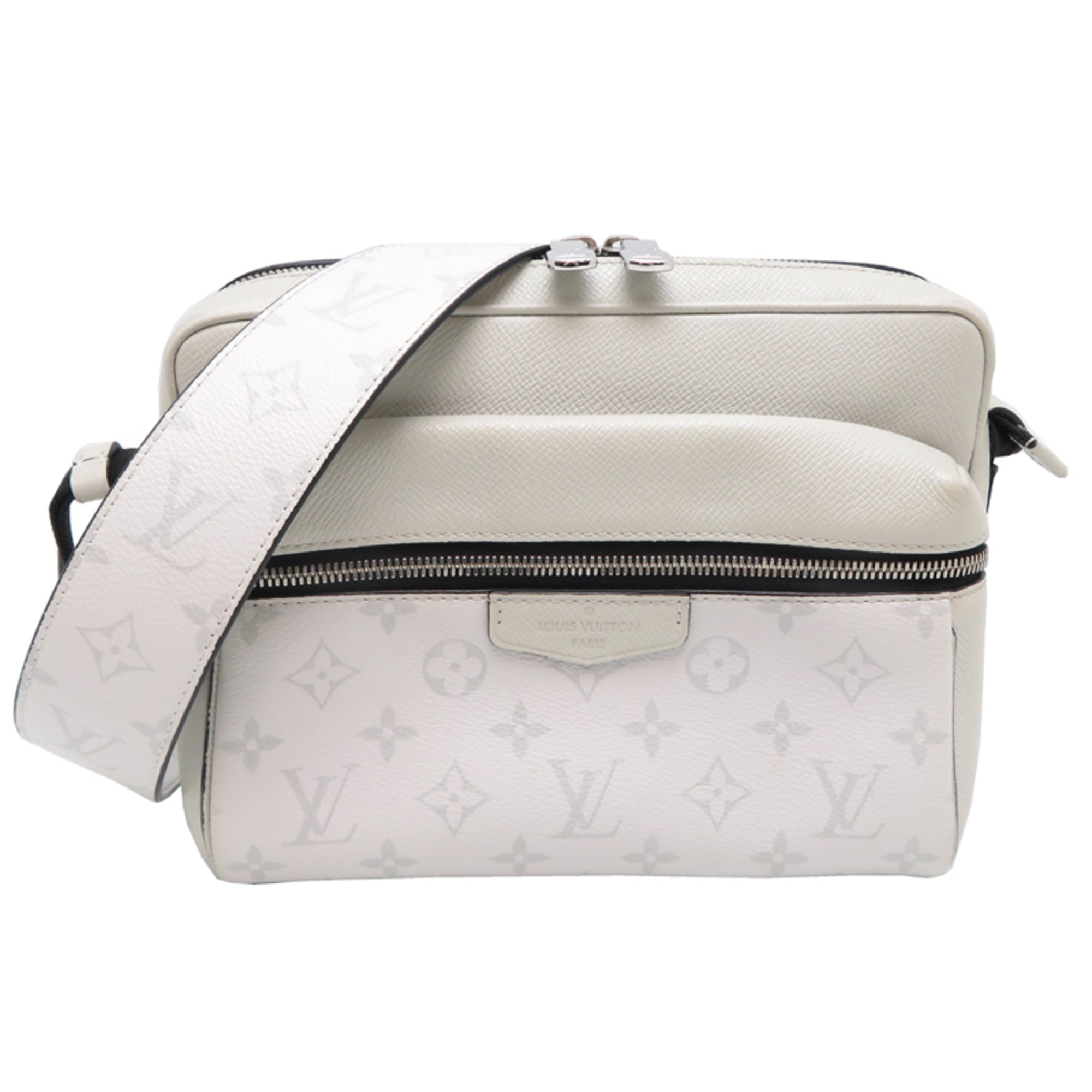 Louis Vuitton White Taigarama Messenger Bag (Pre-Owned)