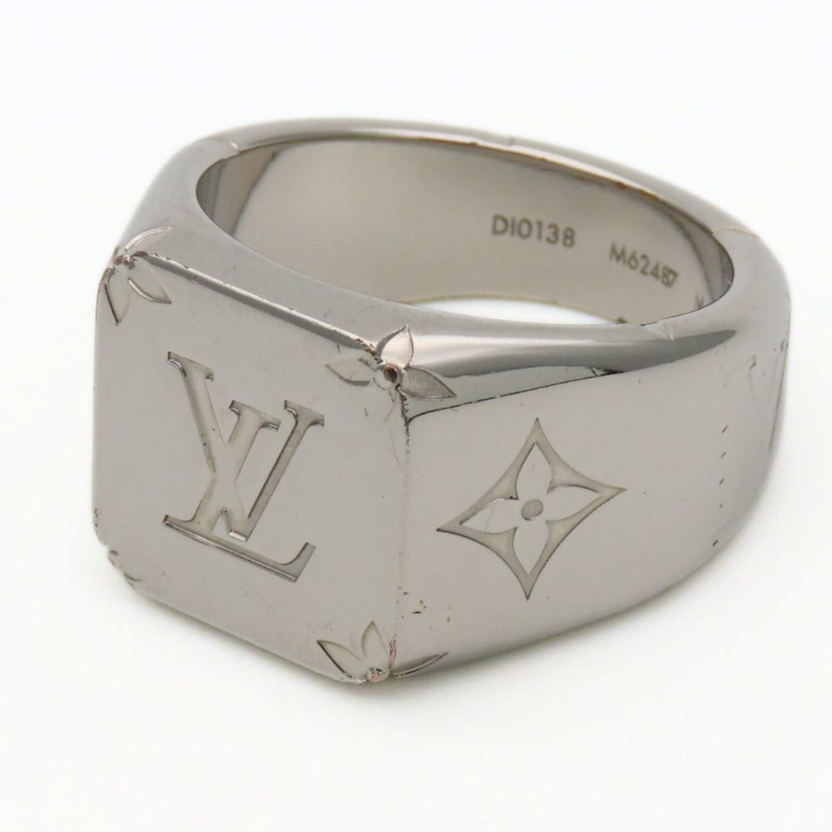 Louis Vuitton Silver Metal Band Ring (Pre-Owned)