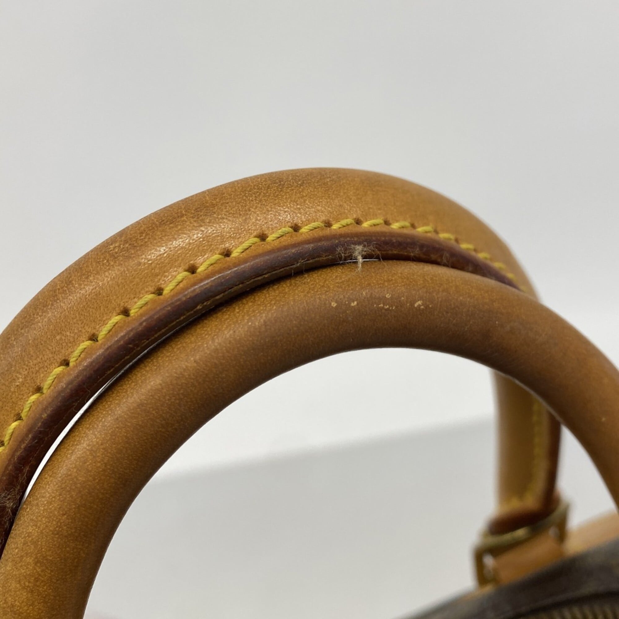 Louis Vuitton Brown Handbag (Pre-Owned)
