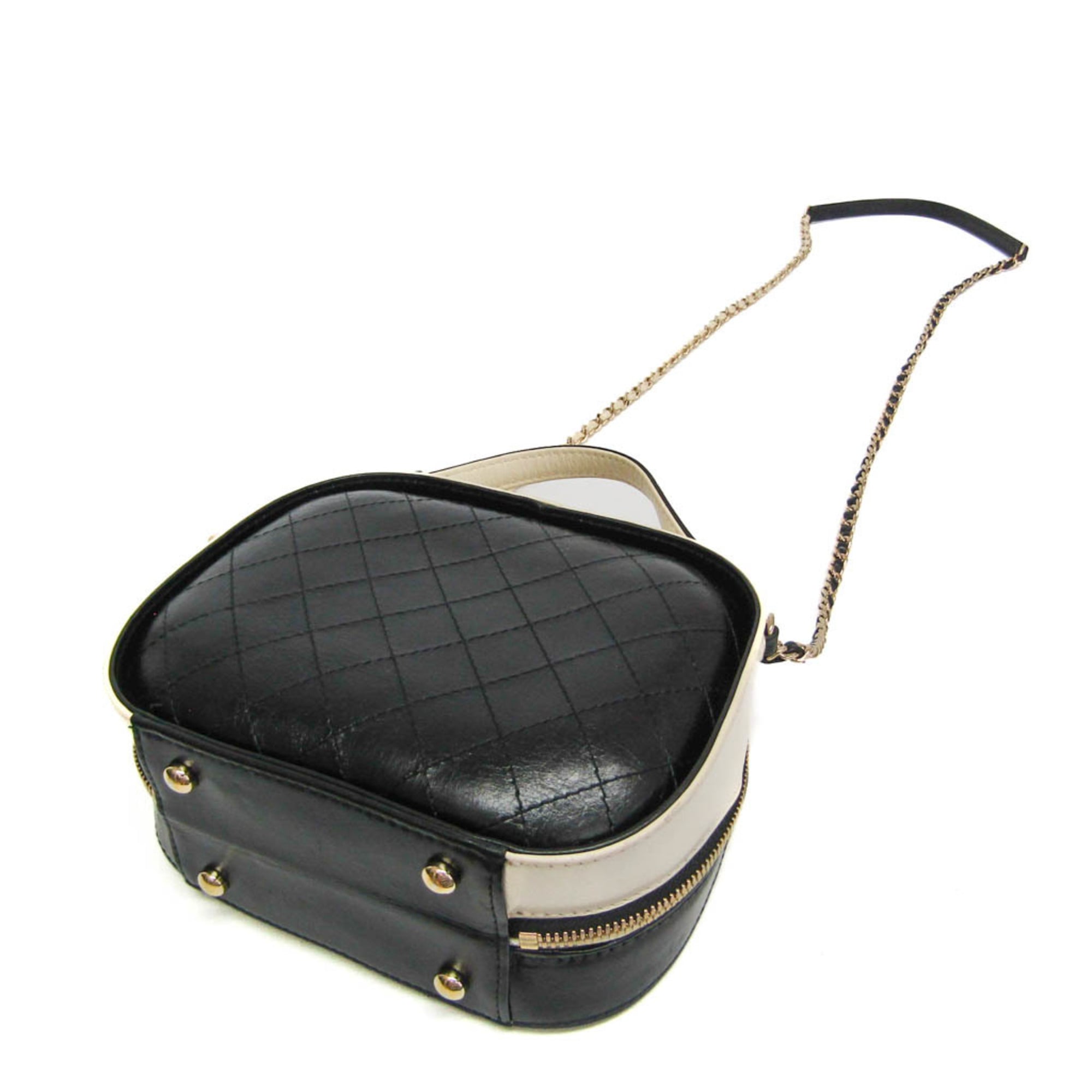 Chanel Vanity Case Bag Quilted Crumpled Calfskin Black Leather Shoulder Bag Bag (Pre-Owned)