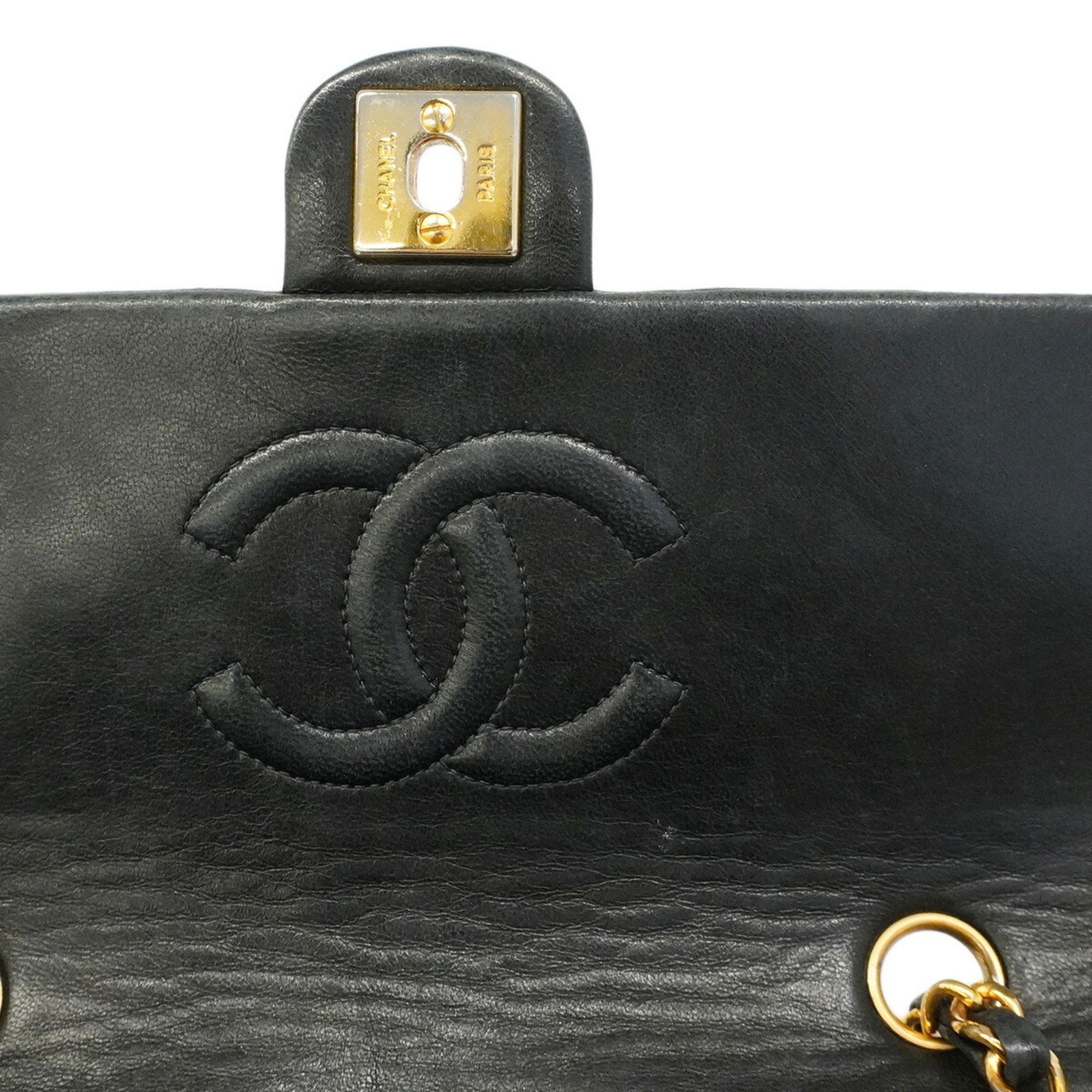 Chanel Black Leather Shoulder Bag (Pre-Owned)