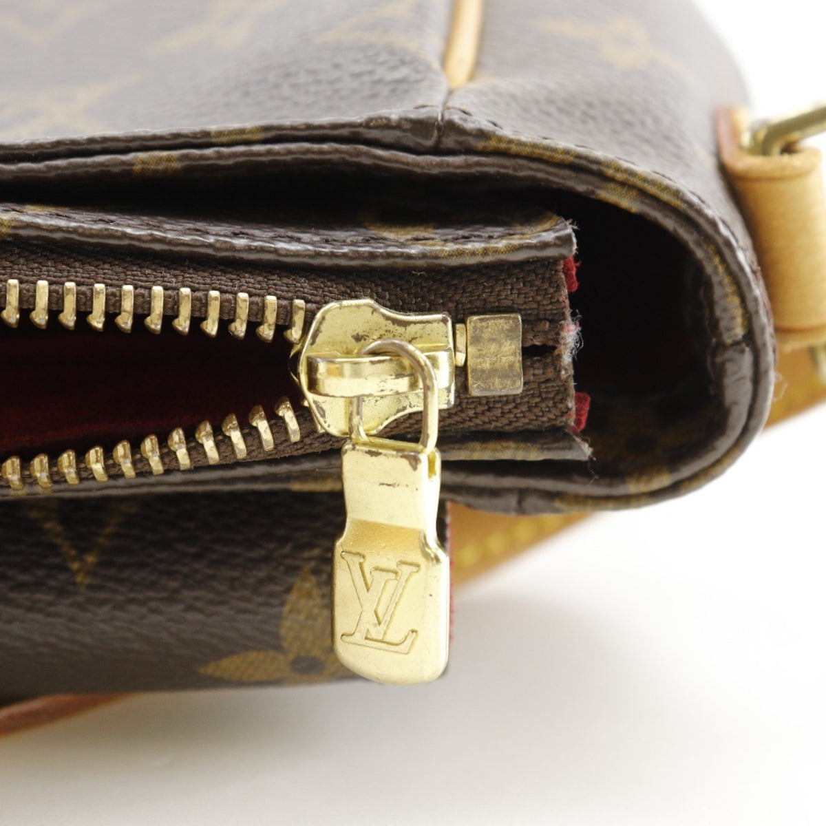 Louis Vuitton Brown Monogram Monogram Shoulder Bag (Pre-Owned)