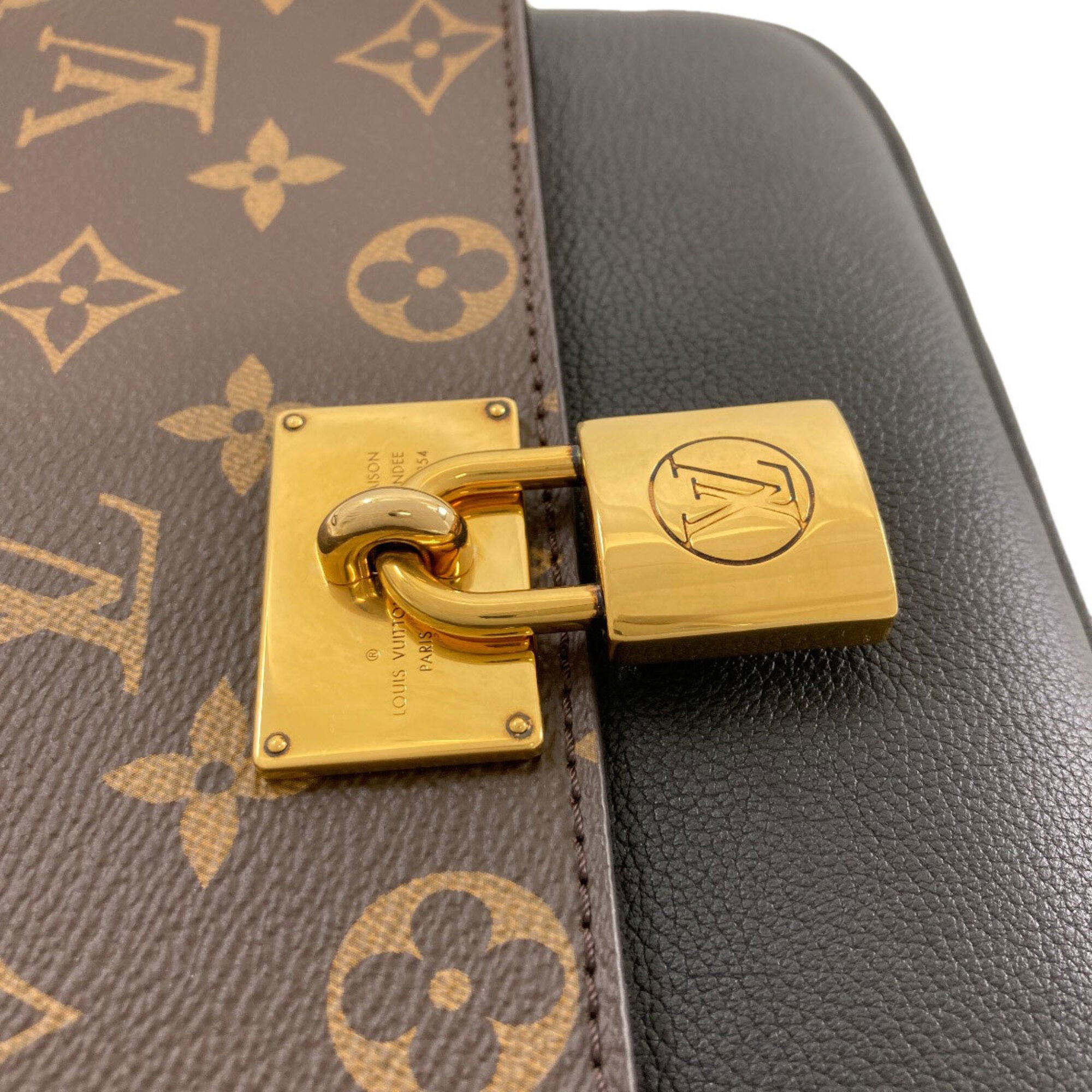 Louis Vuitton Monogram Monogram Canvas Handbag (Pre-Owned)