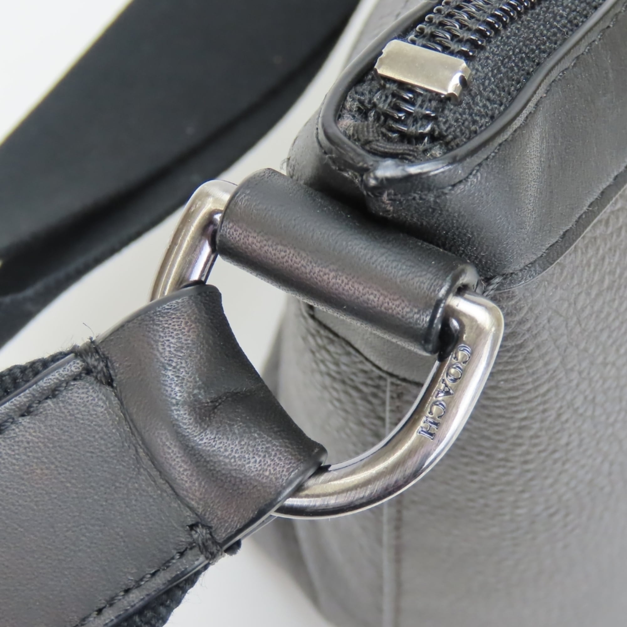 Coach Black Dark Gray Leather Shoulder Bag (Pre-Owned)