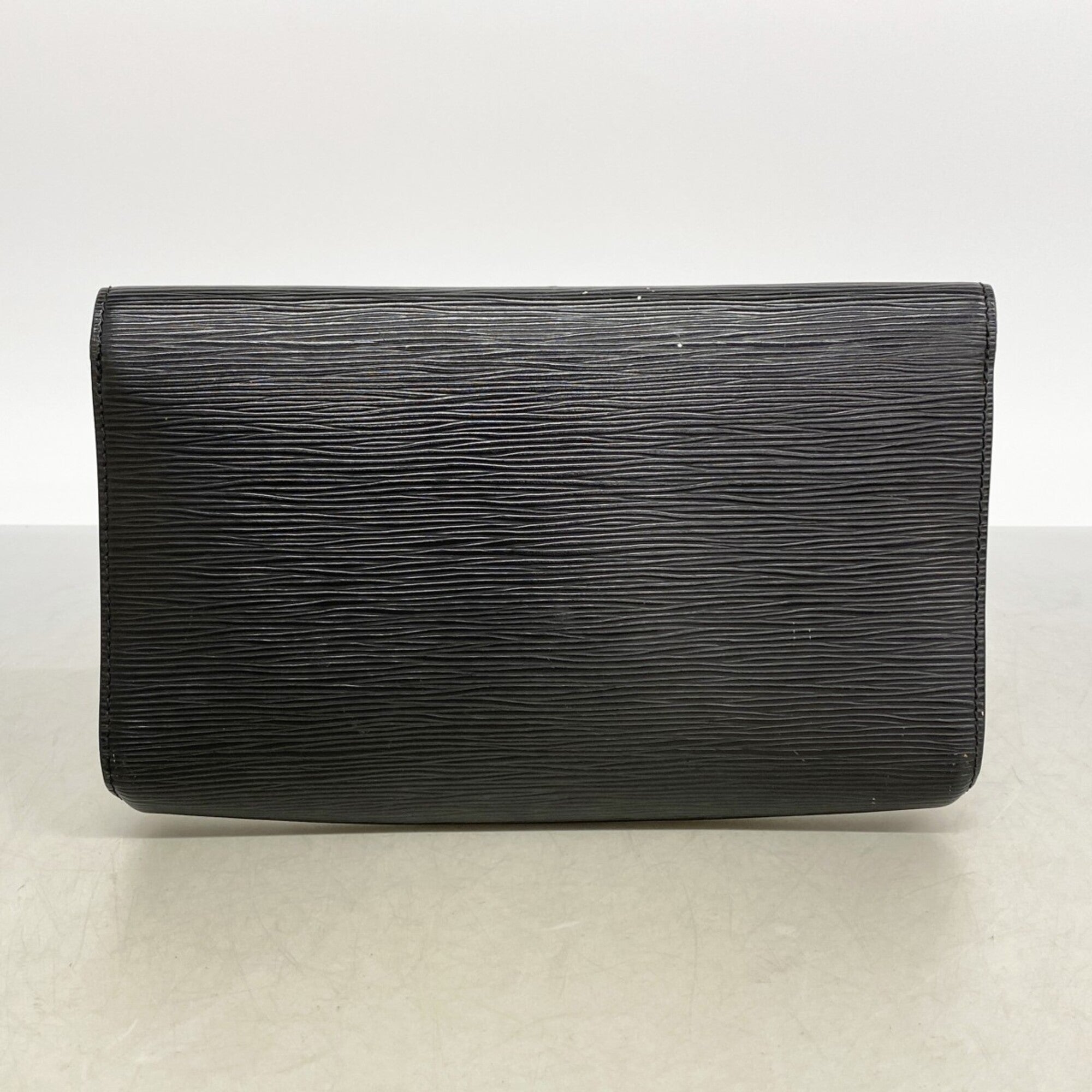 Louis Vuitton Noir Clutch Bag (Pre-Owned)