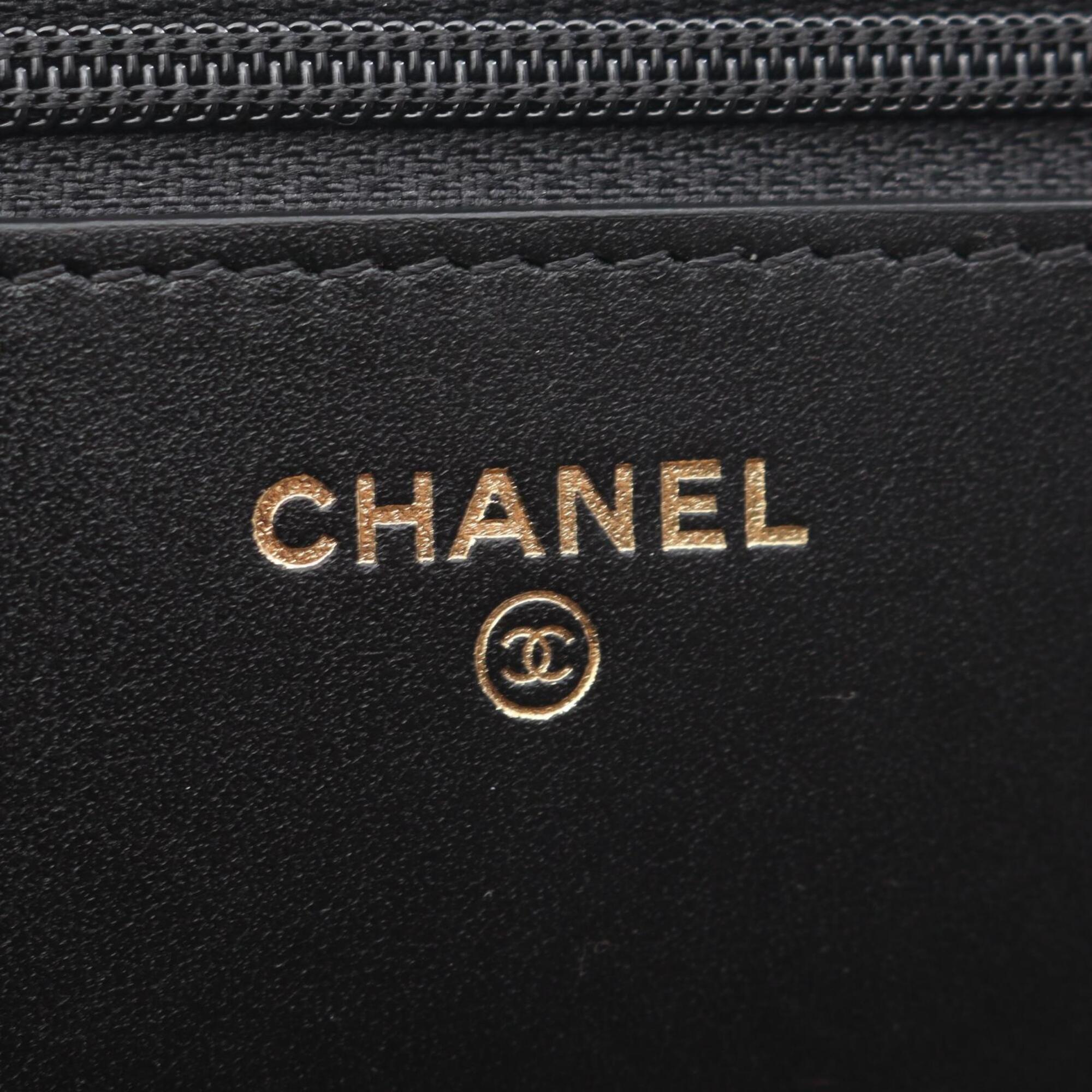 Chanel Matelasse Black Leather Handbag Shoulder Bag (Pre-Owned)