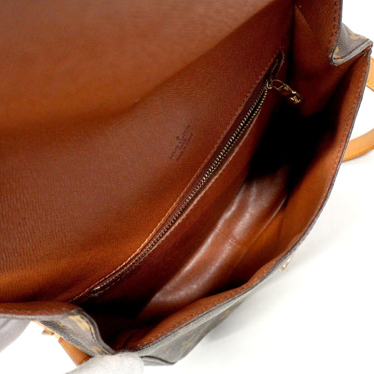 Louis Vuitton Brown Shoulder Bag (Pre-Owned)