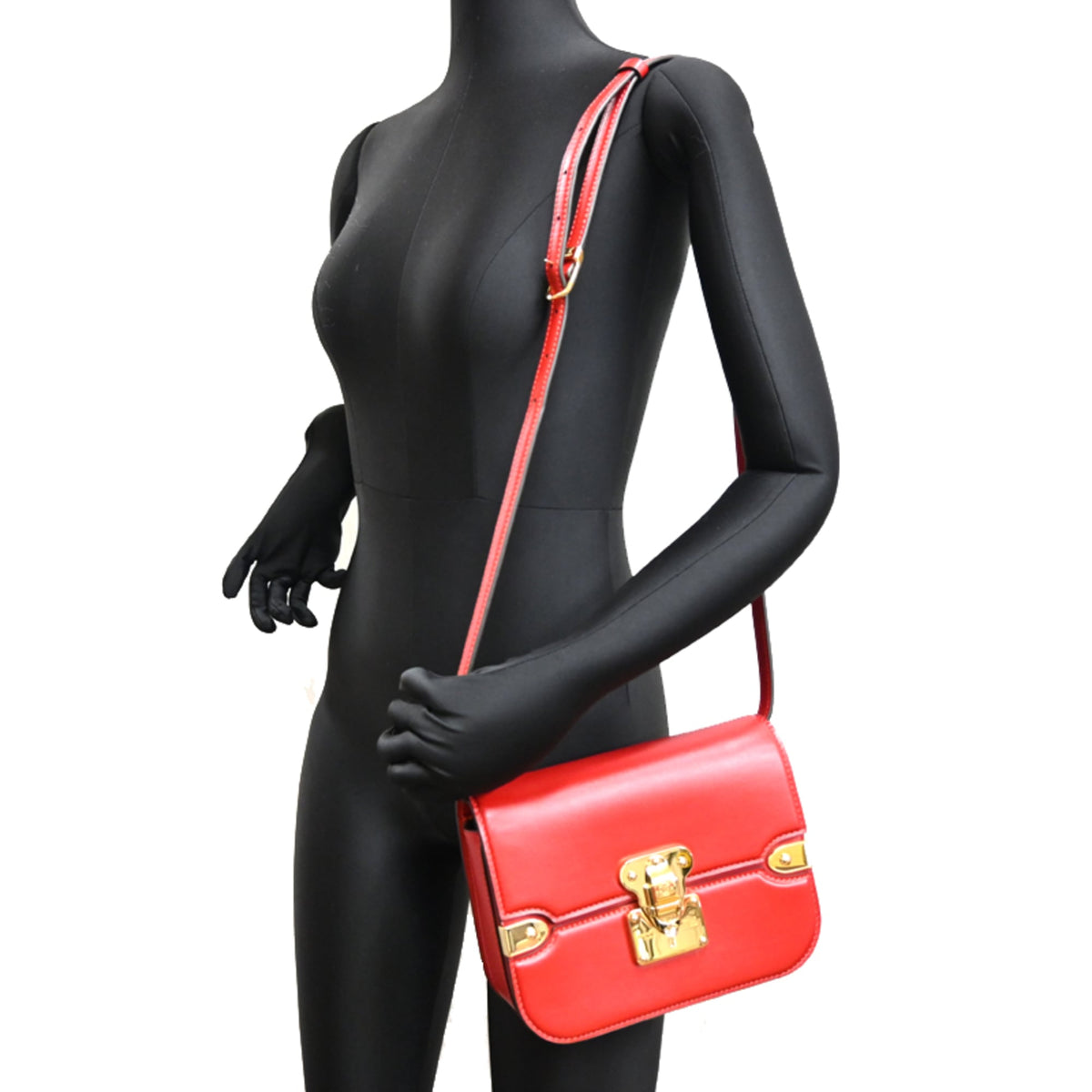 Louis Vuitton Red Color Shoulder Bag (Pre-Owned)