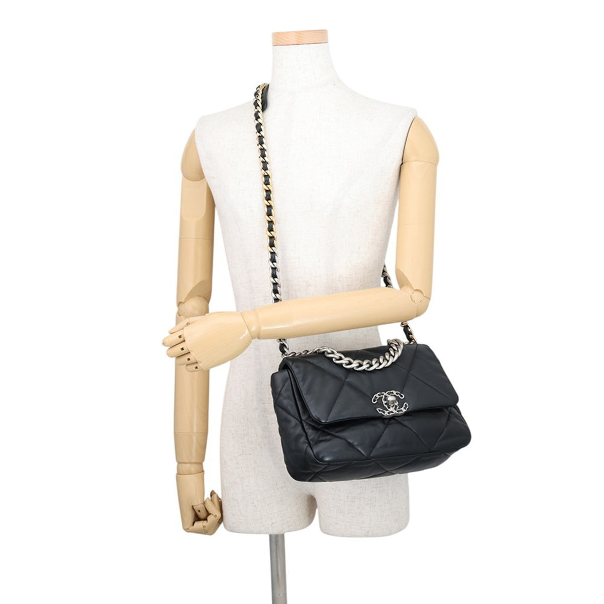 Chanel Black Leather Handbag Shoulder Bag (Pre-Owned)